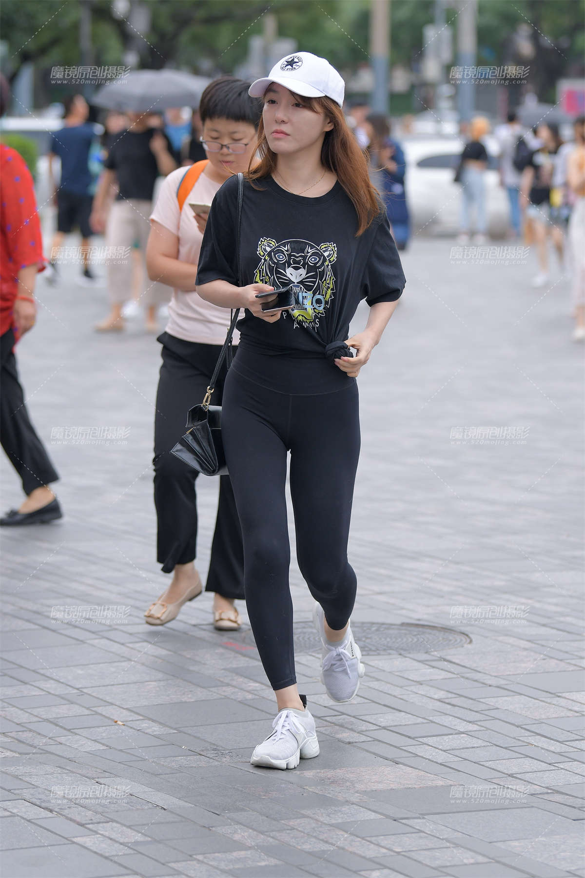 【红石赛帖】黑色紧身裤美女-日更街拍