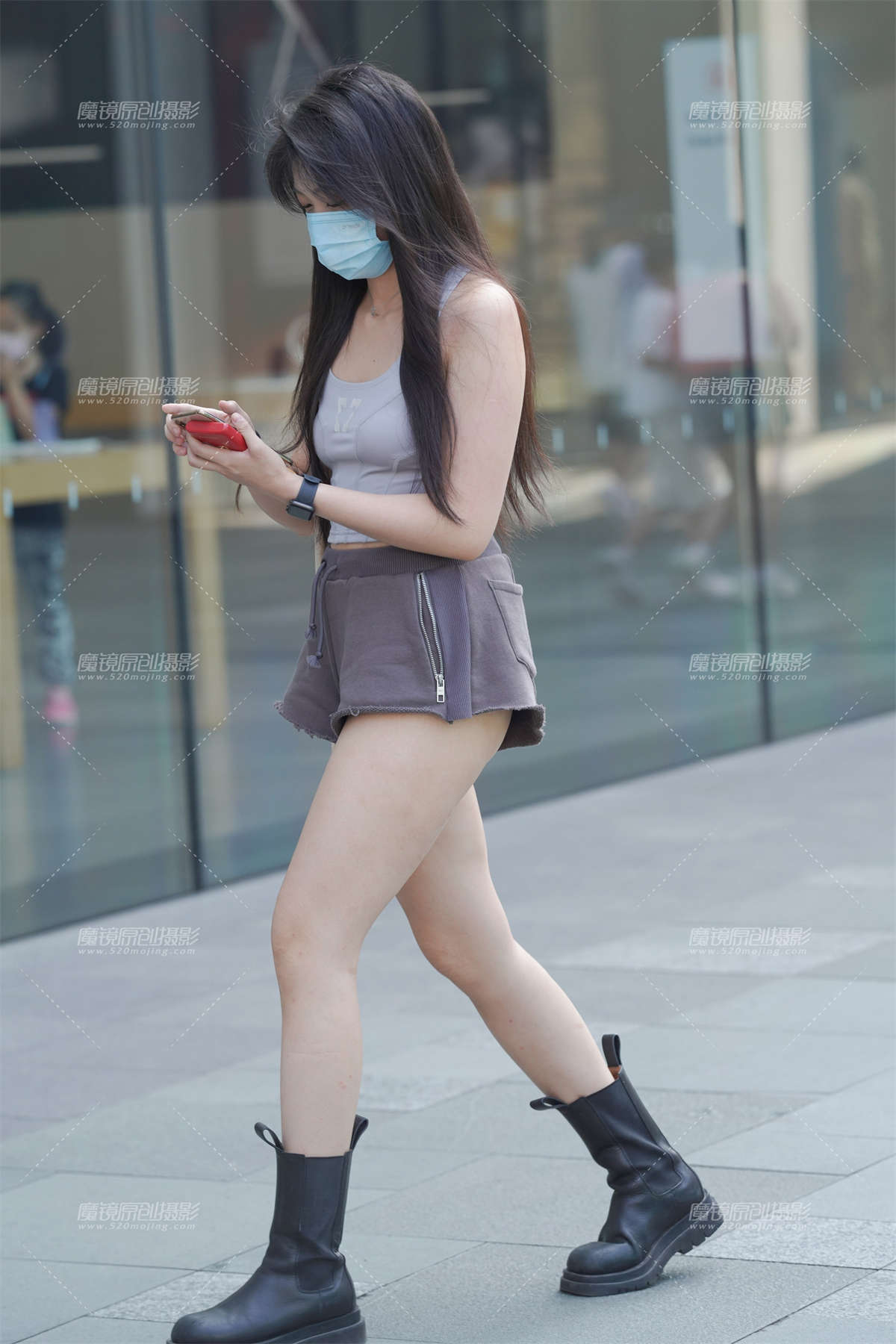 图片[2]-清凉热裤女孩-日更街拍