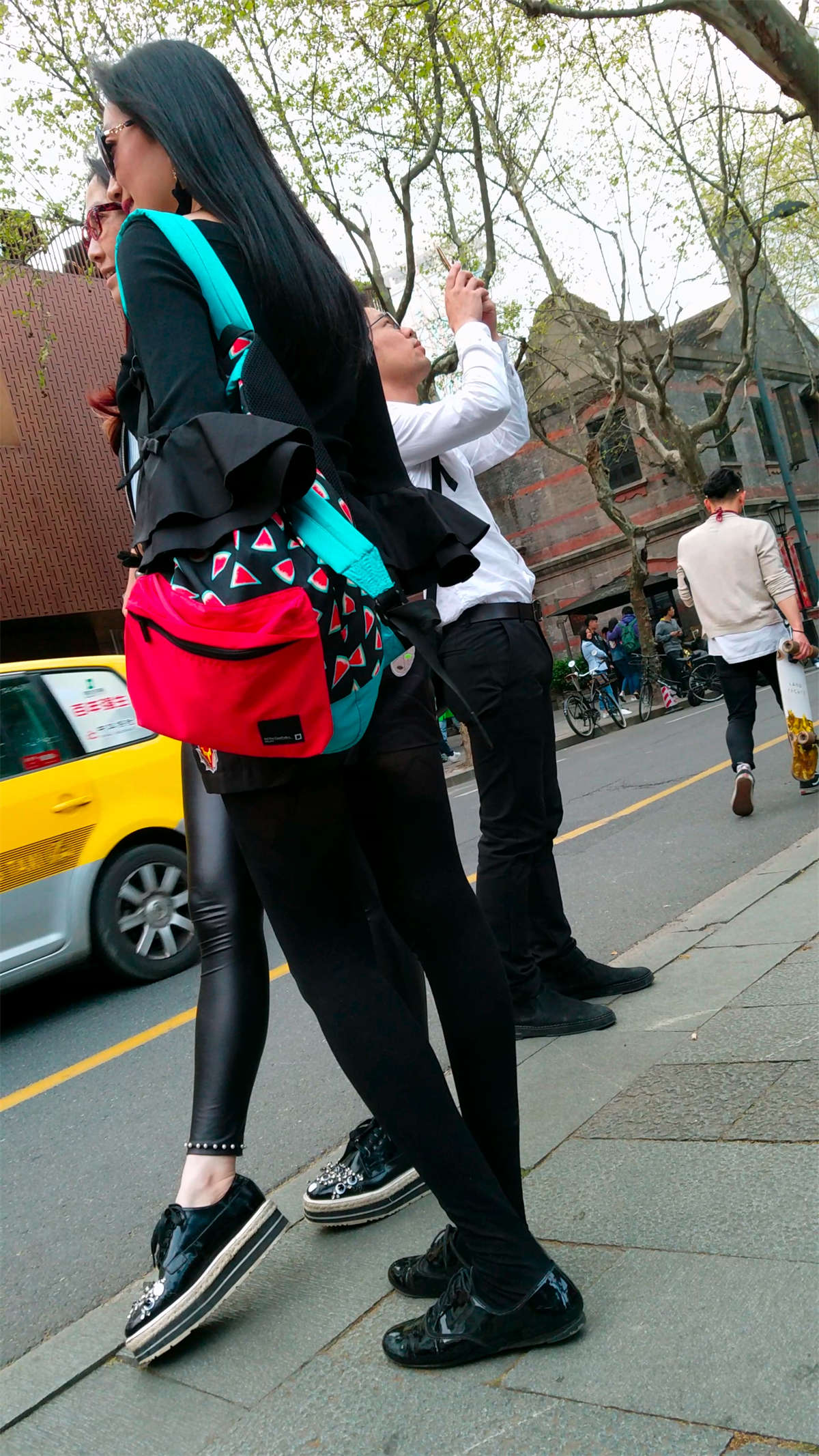 图片[2]-好看的黑色袜裤靓女-日更街拍