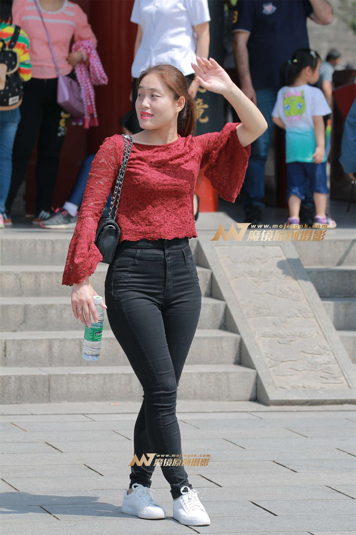 紧身黑牛仔少妇（25P）插图1