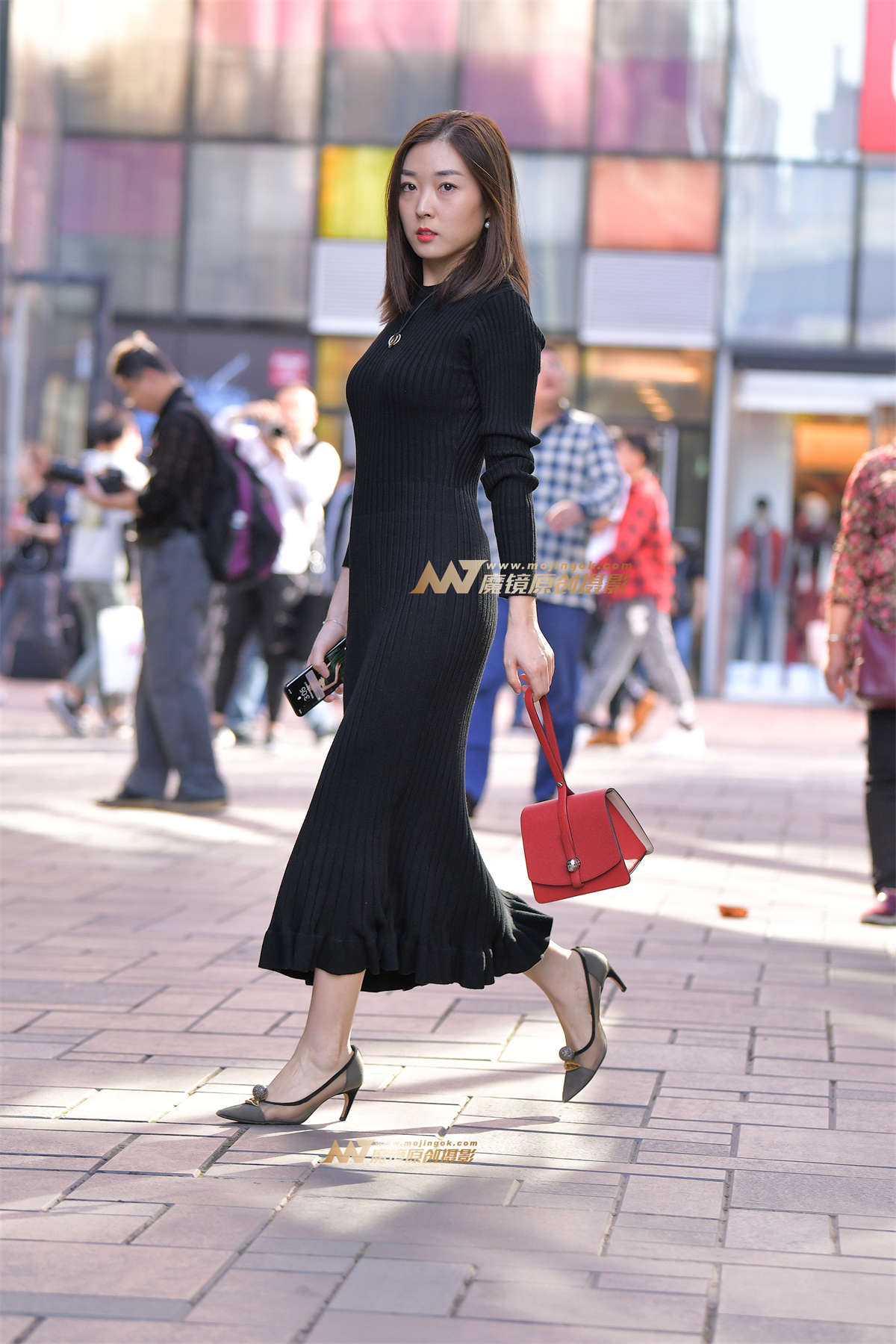 【红石赛帖】黑色长裙性感气质少妇-日更街拍