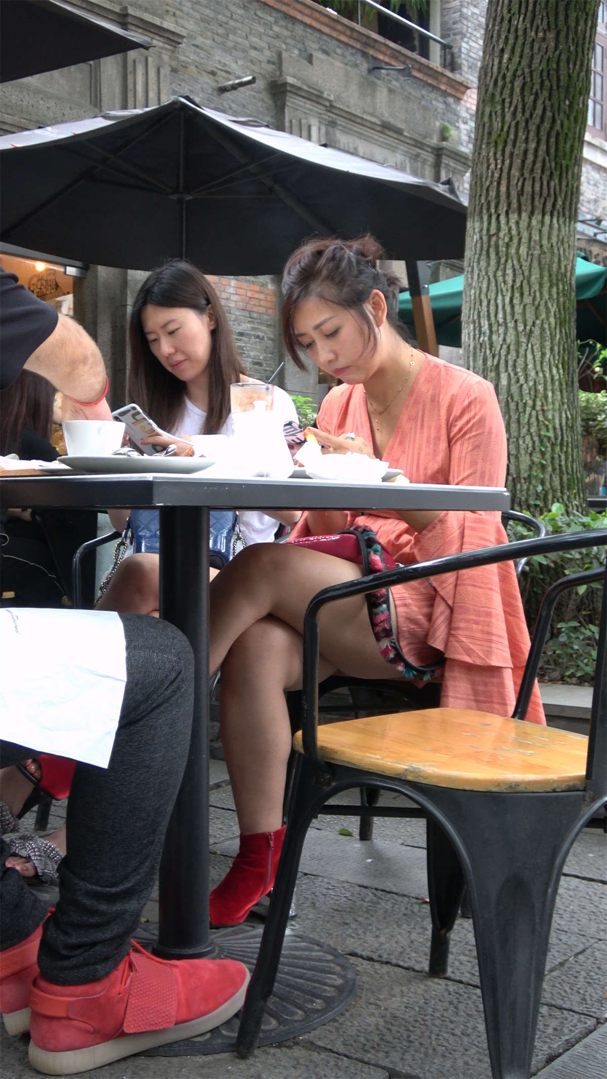 图片[2]-粉色裙性感美女-日更街拍