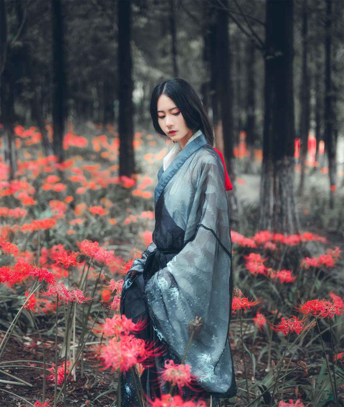 拿相机的执义 汉服古风写真 彼岸花-日更街拍