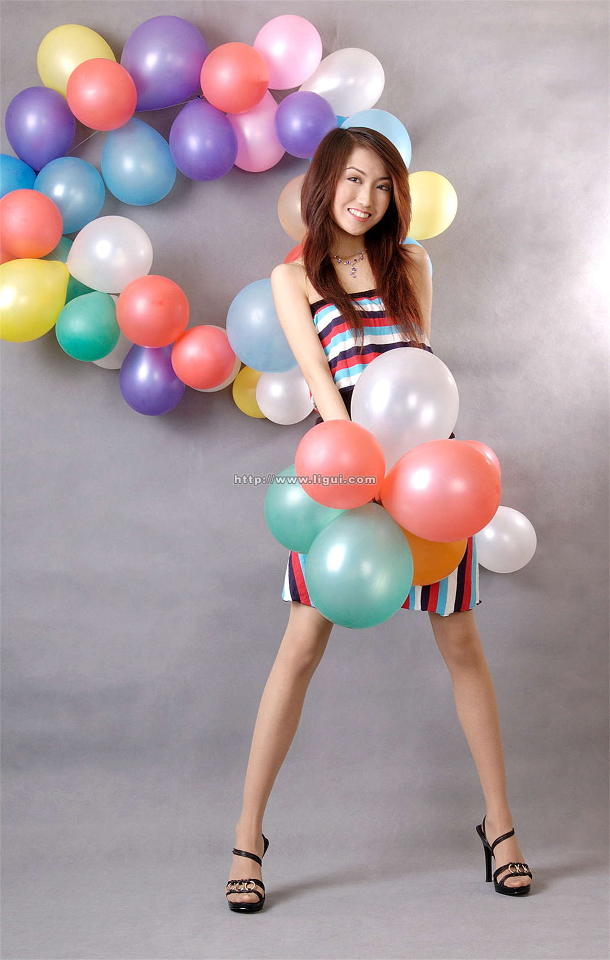 Ligui丽柜 2006-04-01 安心-日更街拍