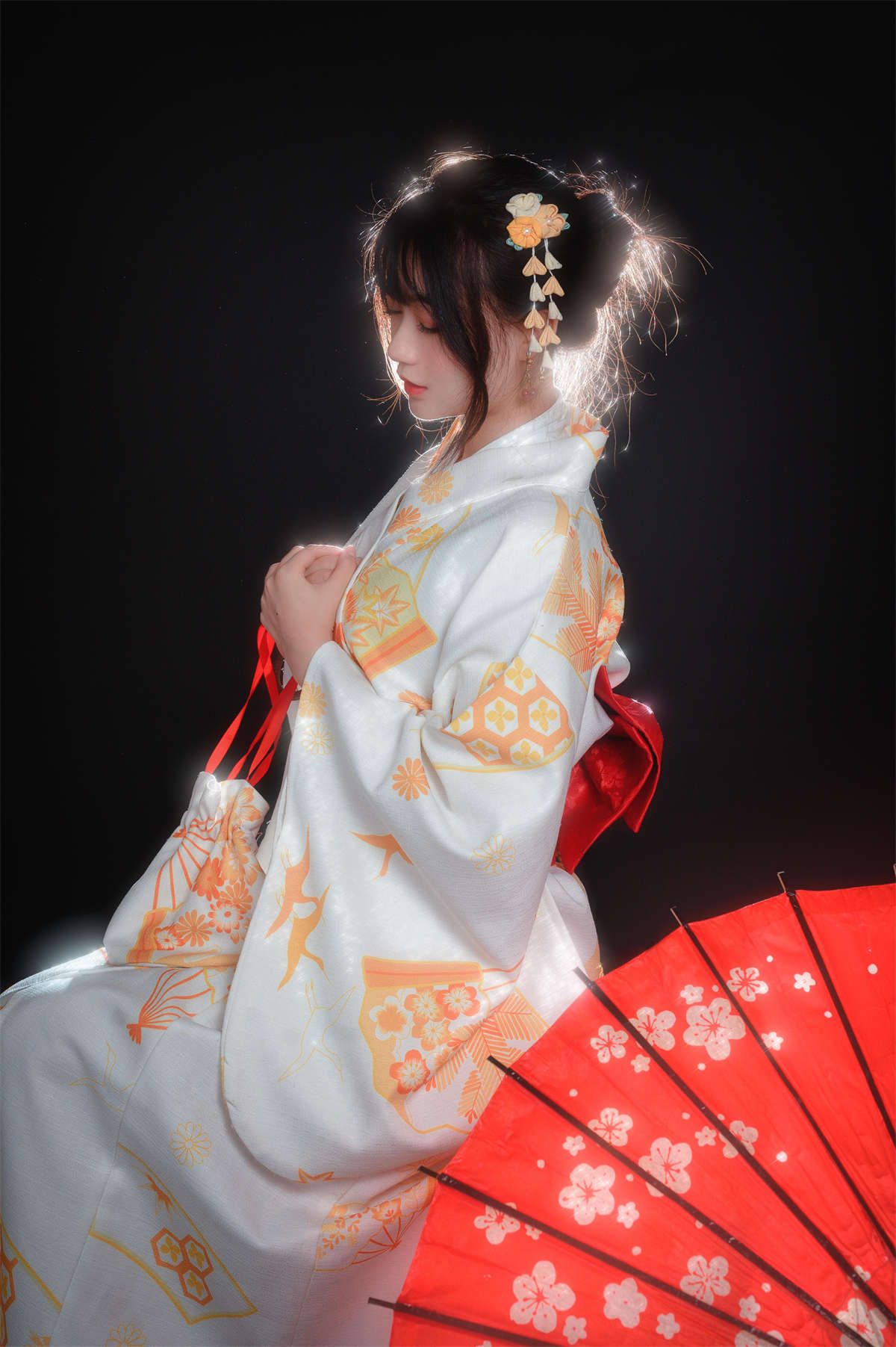 拿相机的执义 和服写真 —神明少女-日更街拍