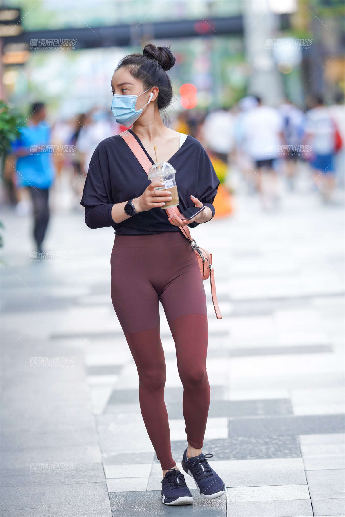 朱红瑜伽裤-日更街拍