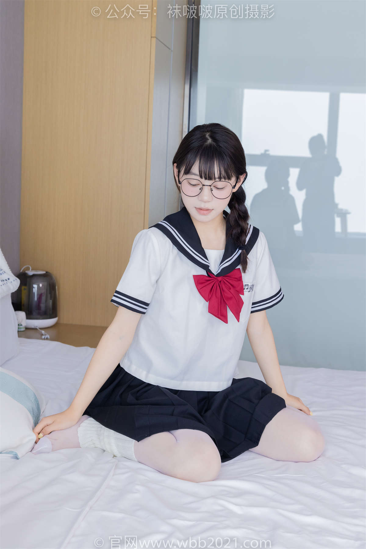 图片[2]-袜啵啵 No.548 糯米-运动鞋、堆堆袜套、薄白丝（脚尖加固款）、jk制服 花絮版-日更街拍