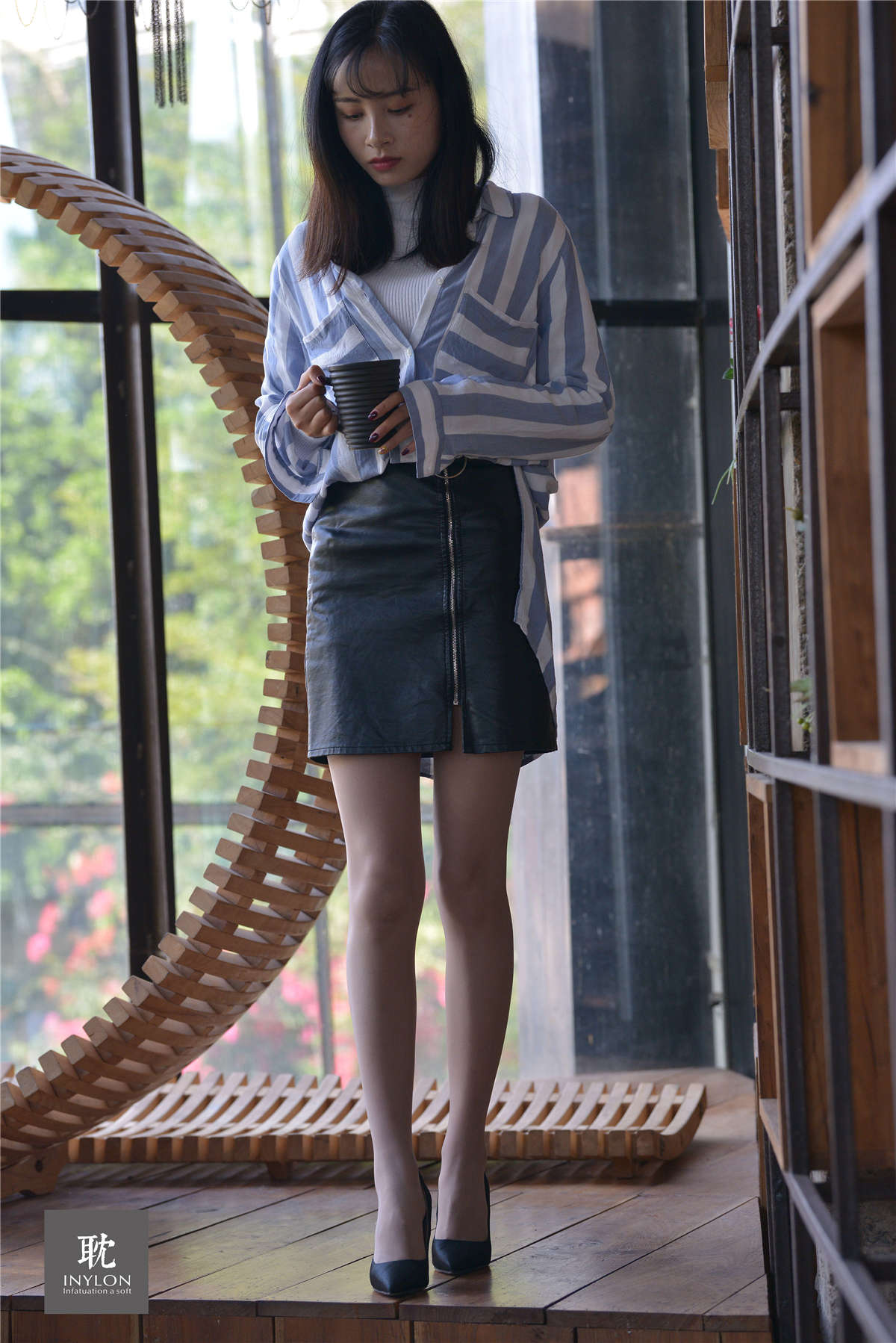 图片[2]-IESS异思趣向 普惠集238 阿离 窗边反复斟酌的34码小脚-日更街拍