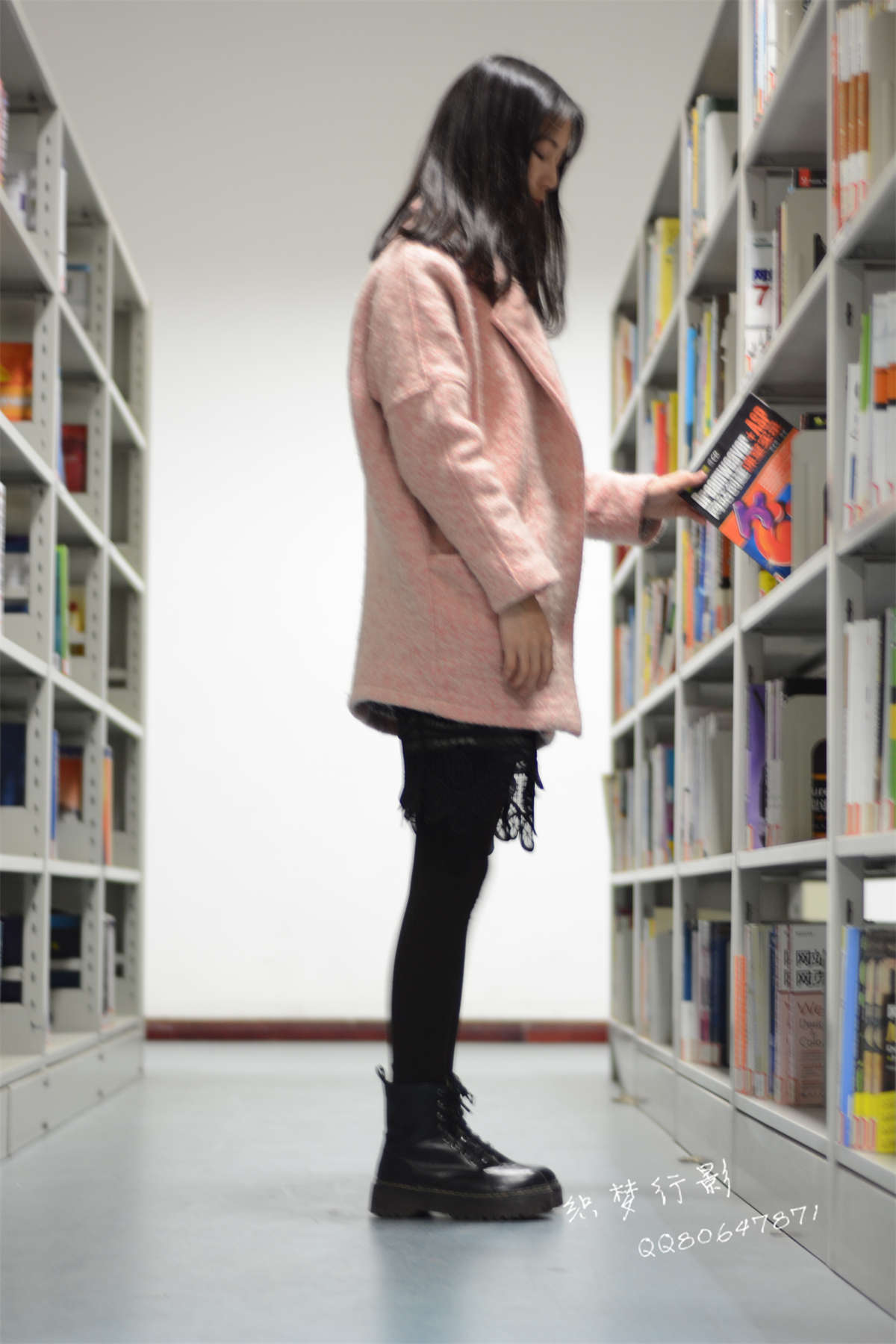 图片[2]-织梦行影摄影作品 第053期 小琪图书馆-日更街拍