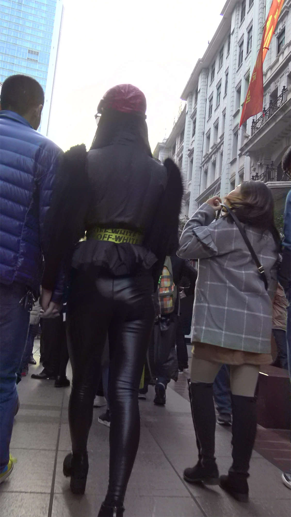 皮裤美臀性感街拍美女-日更街拍