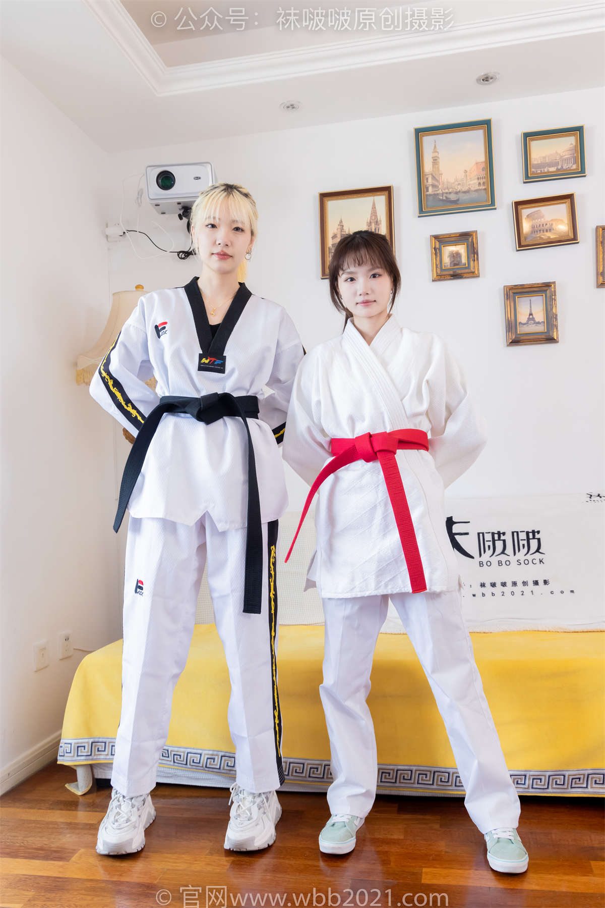 图片[2]-袜啵啵 No.549 小甜豆甜甜圈-运动鞋、帆布鞋、短肉丝（脚尖加固款）、短白棉袜、裸足、两人模拟跆拳道打斗剧情 剧情版-日更街拍