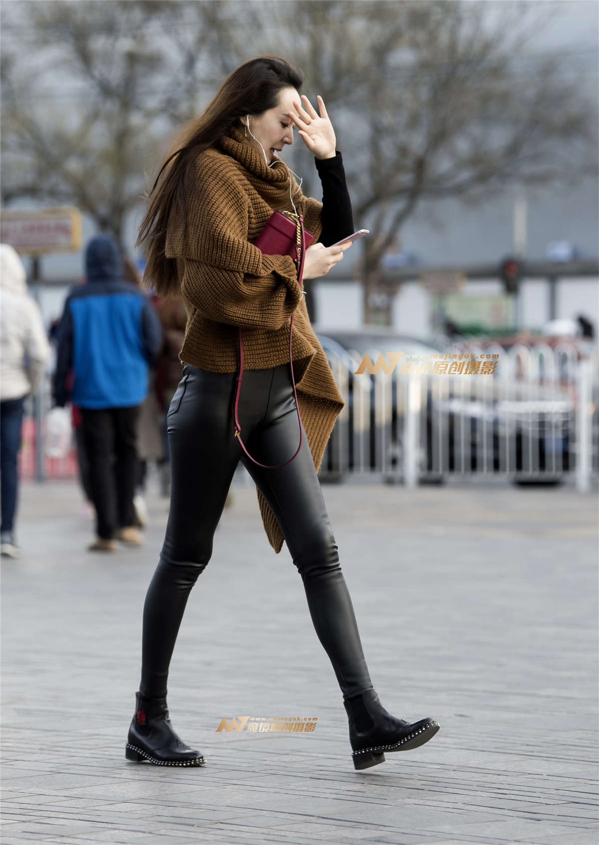 图片[2]-皮裤美女性感魅力-日更街拍