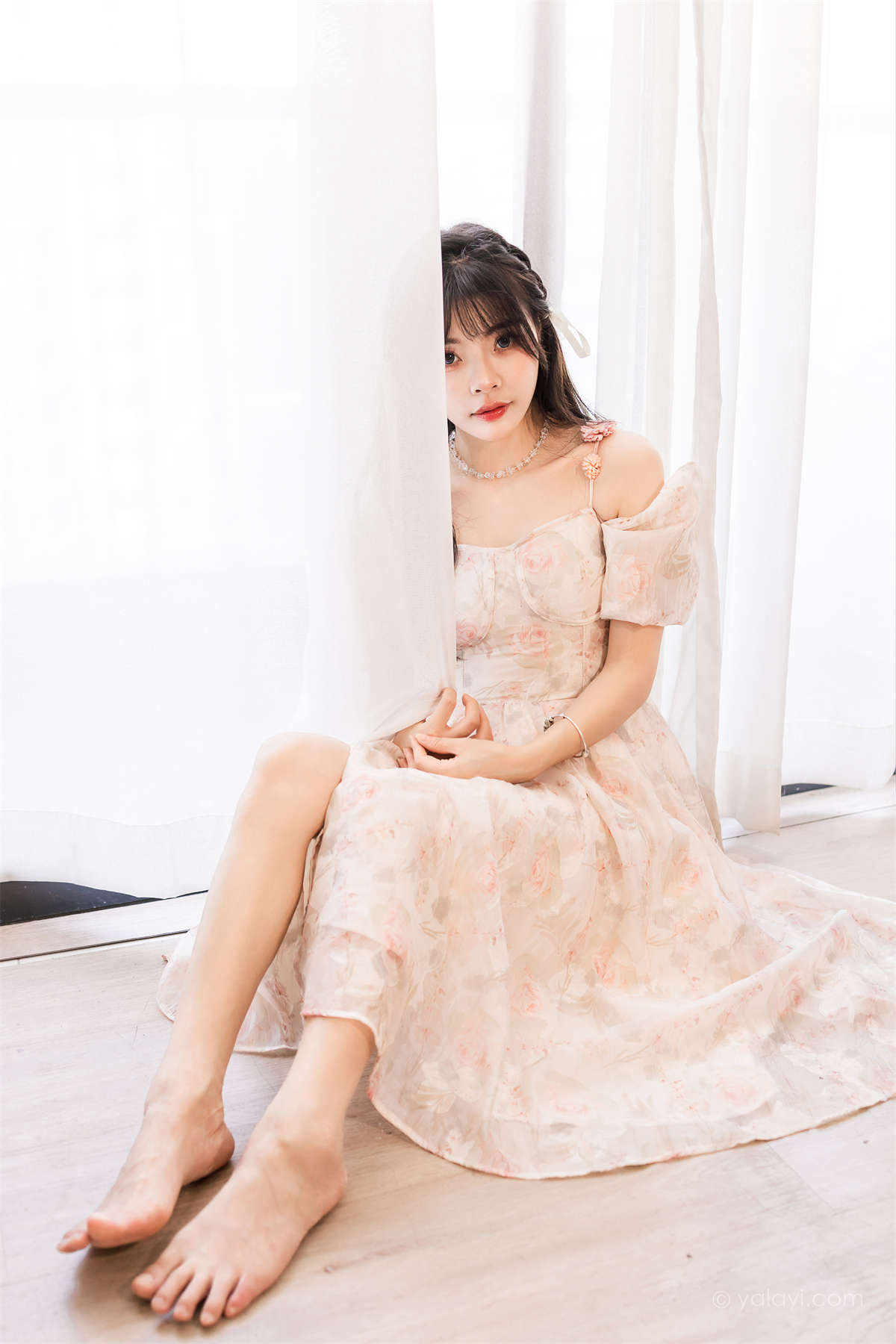 图片[2]-YALAYI雅拉伊2023.11.01 NO.1085 小花裙少女 程小蝶-日更街拍