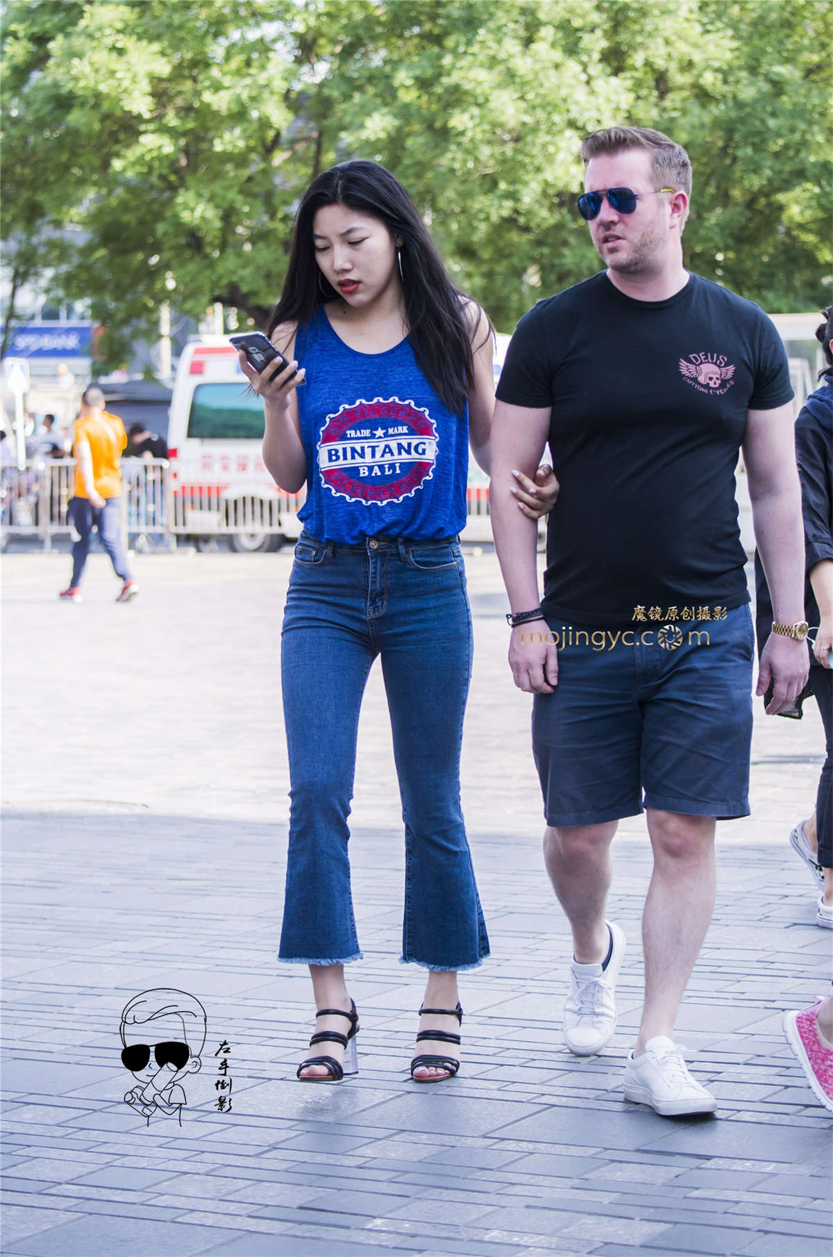 牛仔美臀-日更街拍