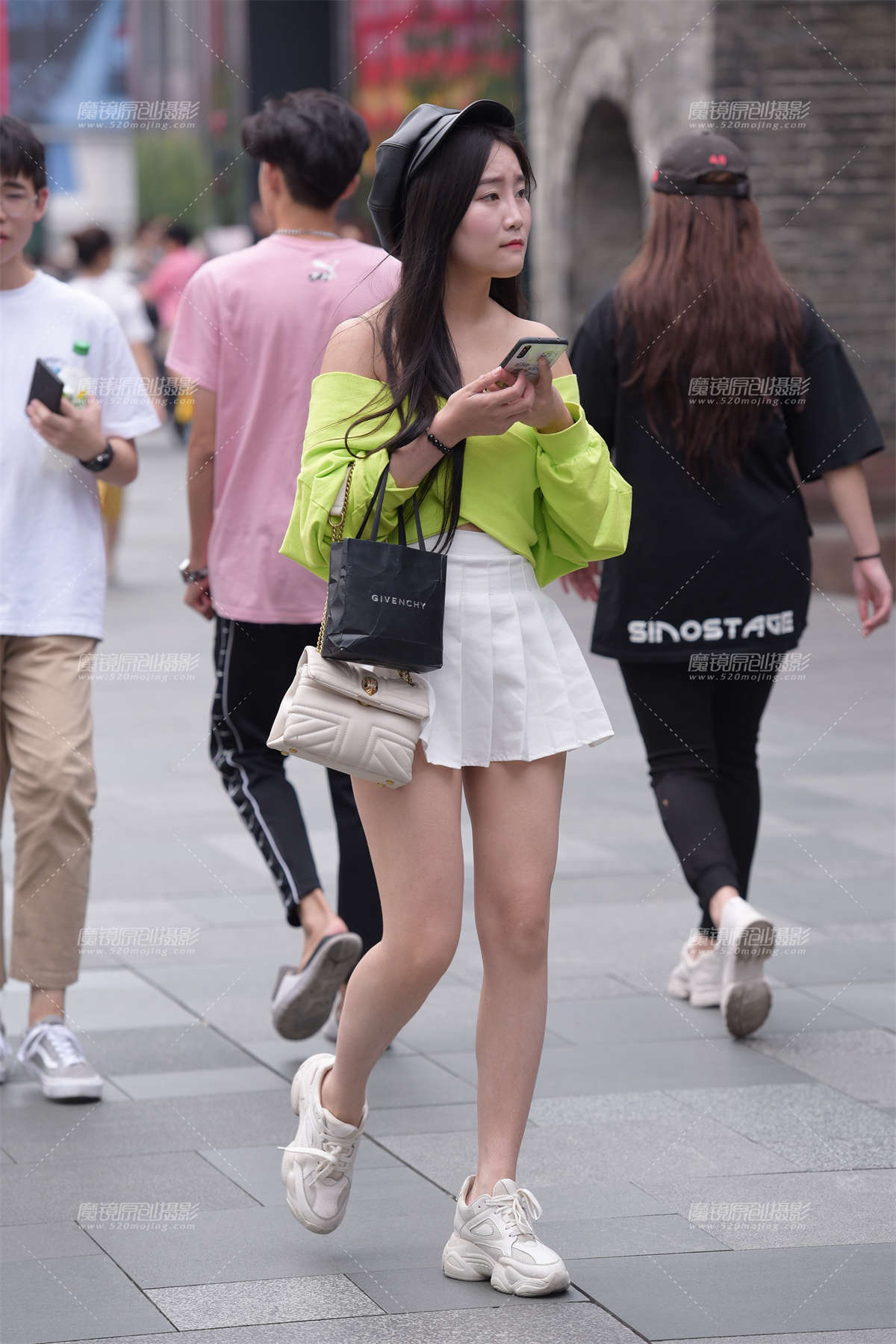 百褶裙美女-日更街拍