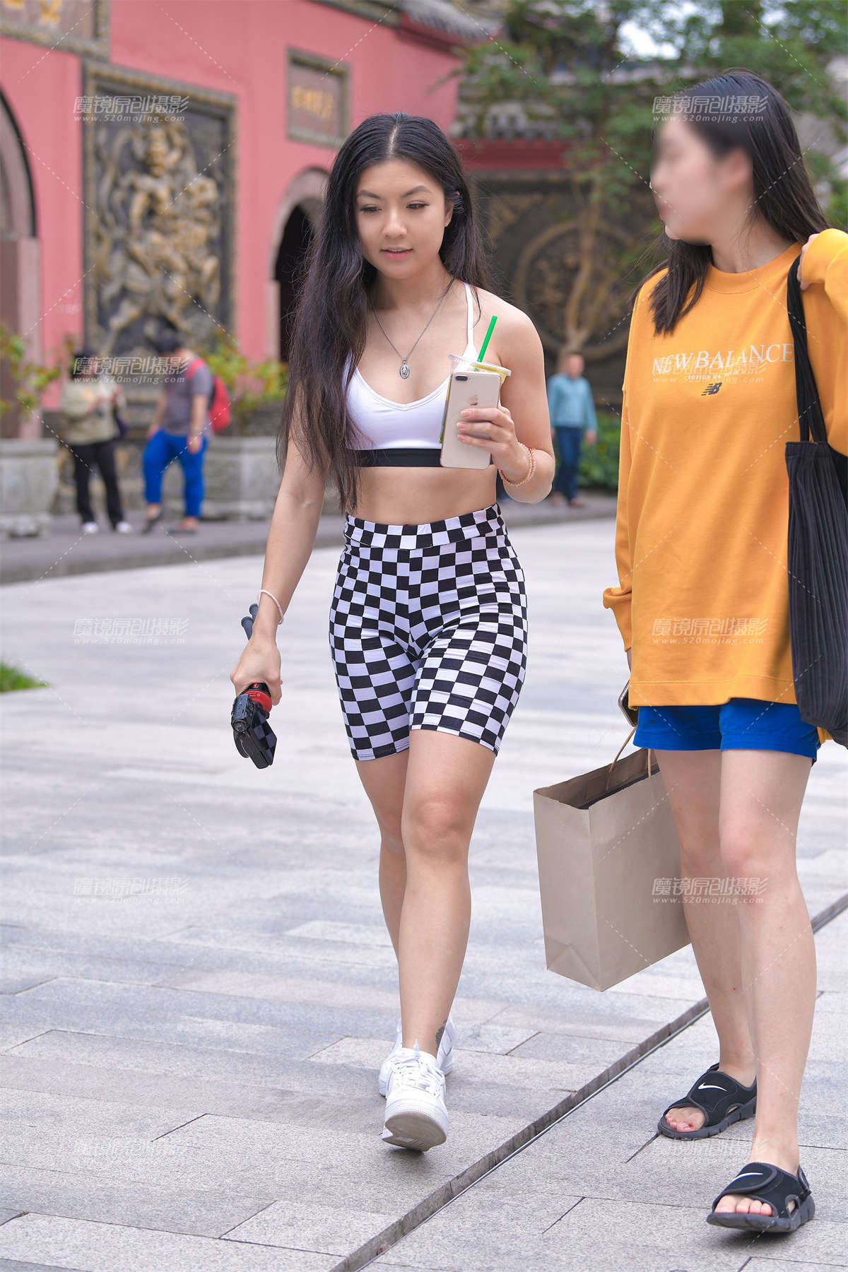 【视觉冲击赛贴】搭讪超级翘臀美眉-日更街拍