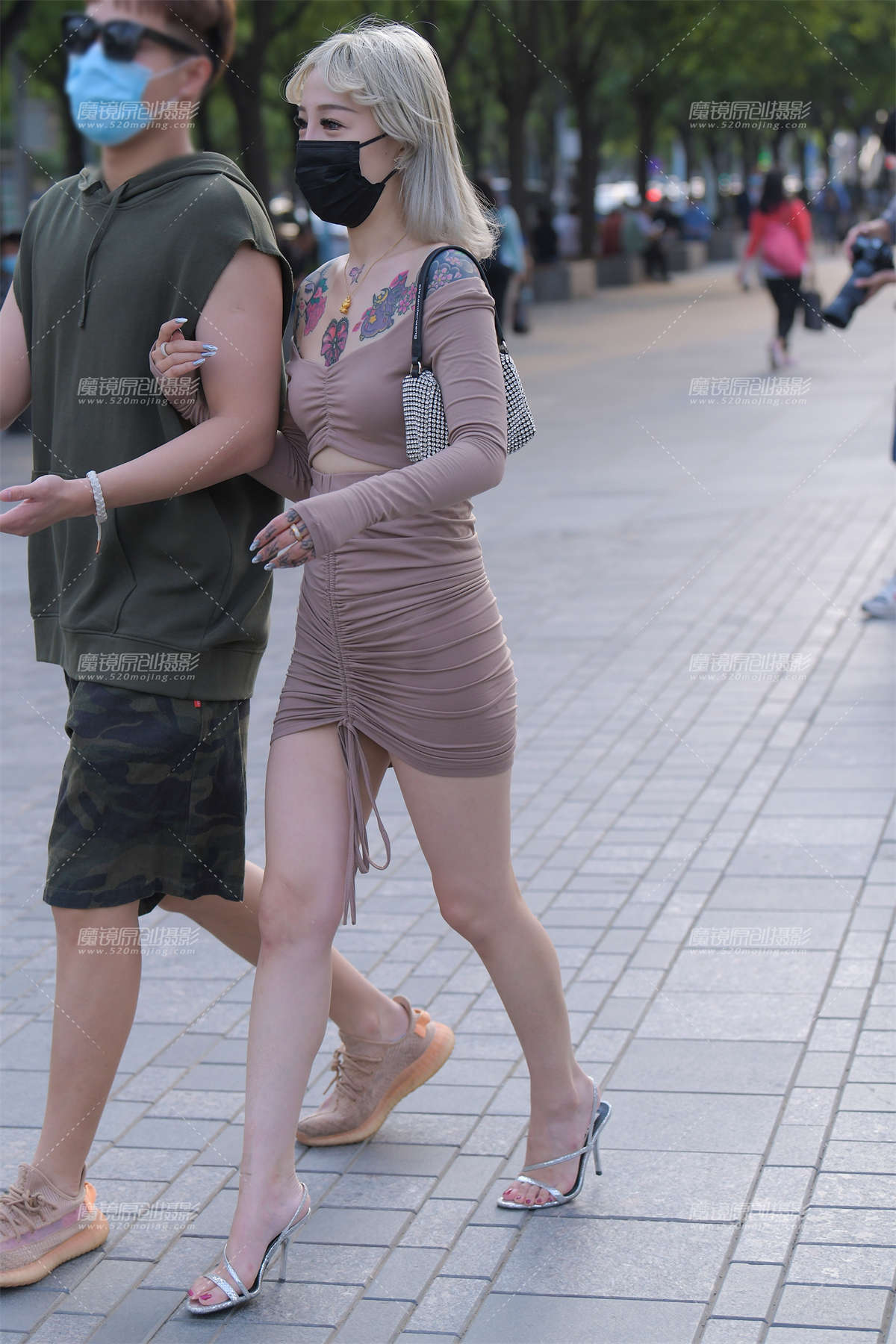 【红石赛贴】性感包臀裙美女-日更街拍