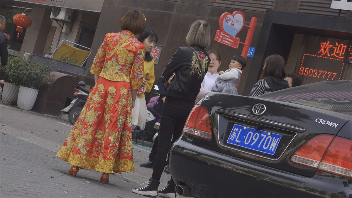 图片[2]-迎宾的魅力新娘-日更街拍