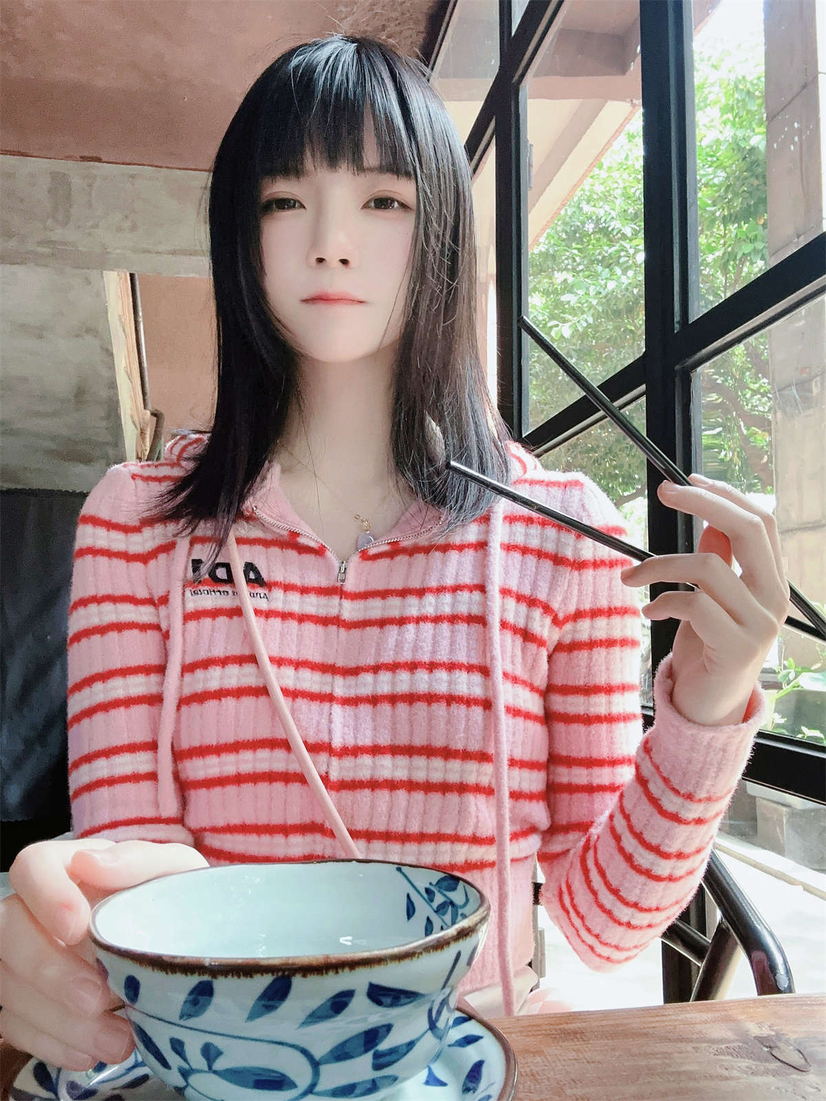 桜桃喵 – 条纹毛衣-日更街拍