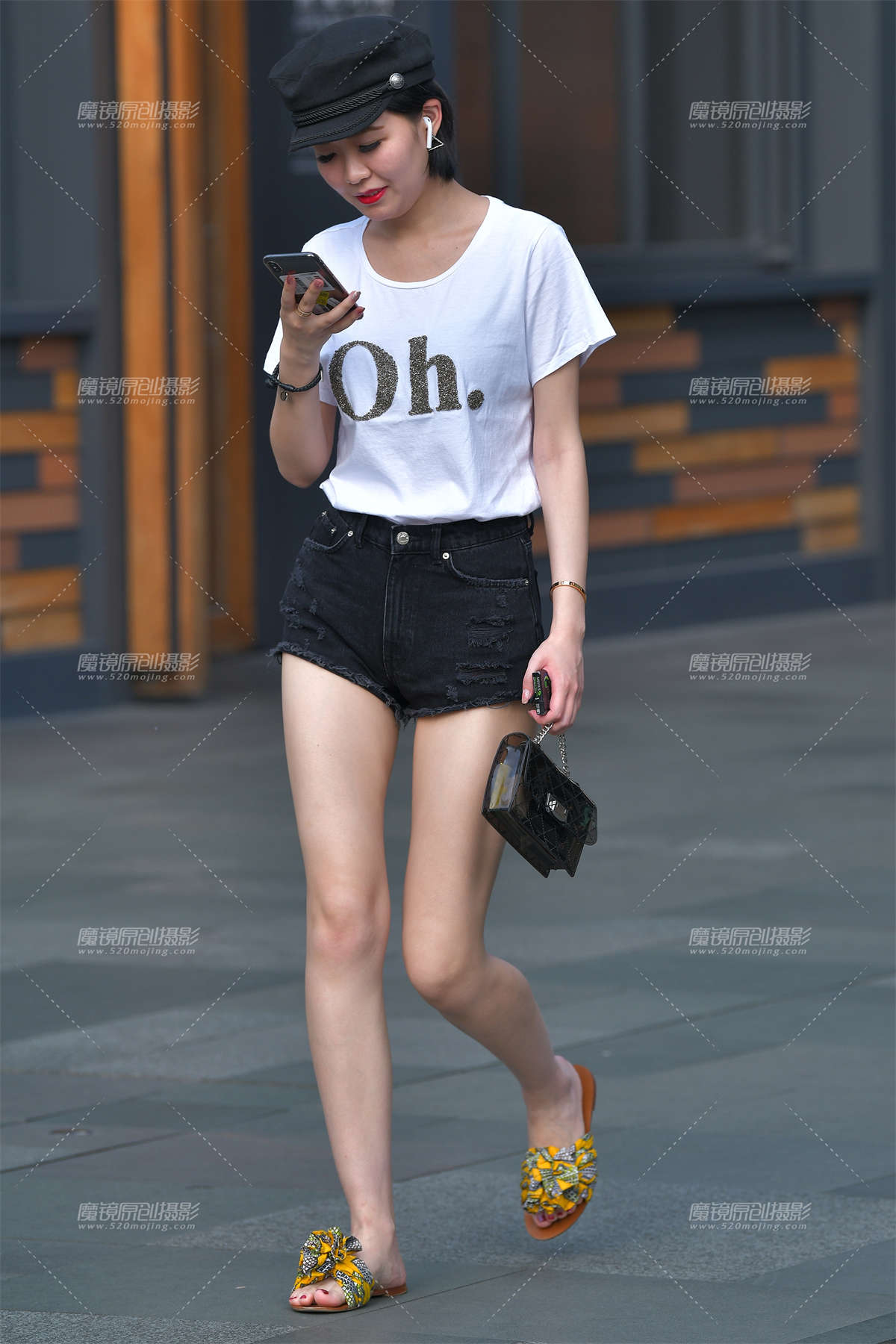 【视觉冲击赛贴】搭讪性感月牙长腿小姐姐-日更街拍