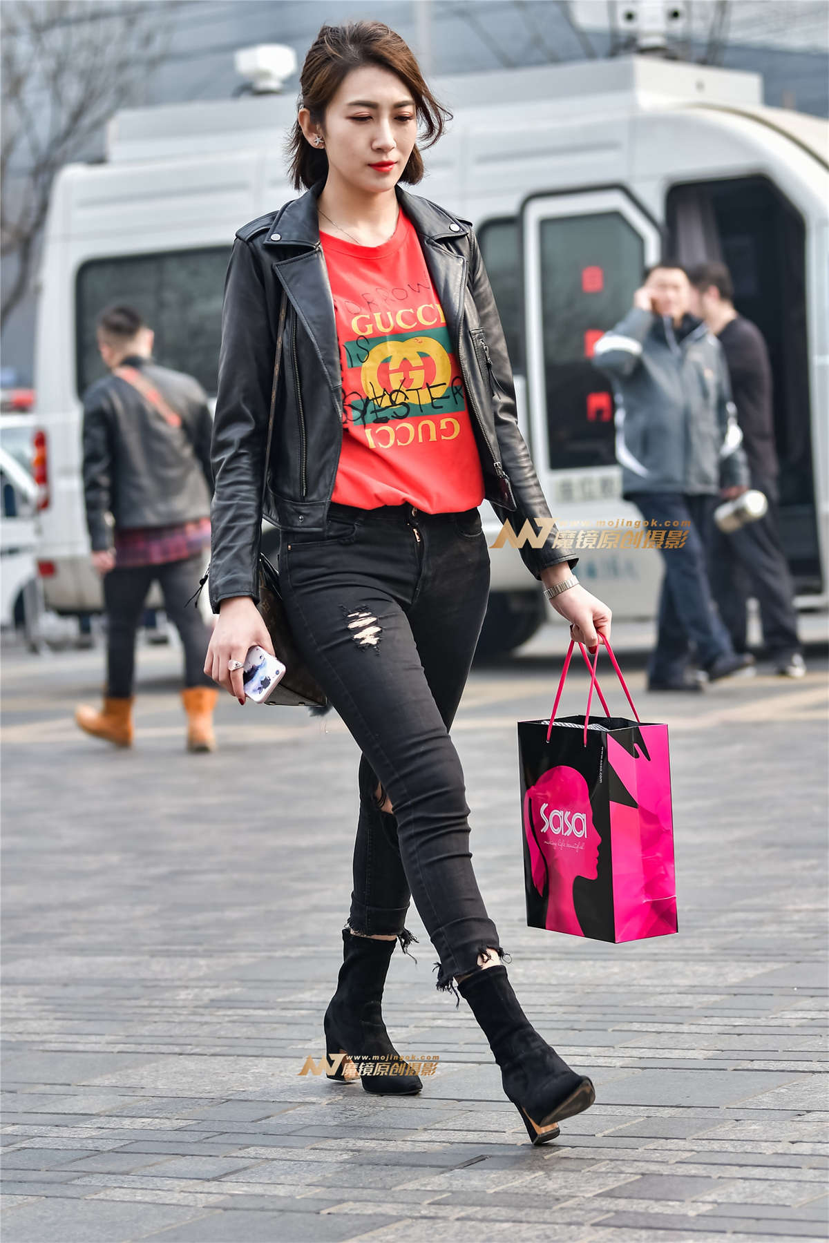 开春第2拍：脱掉棉衣，有点味道的美女-日更街拍