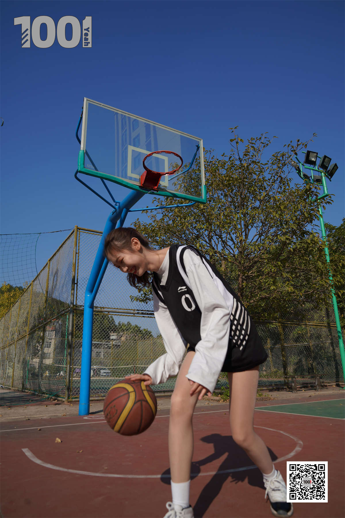 IESS异思趣向 一千零一夜107 草莓 陪女朋友打球3-日更街拍