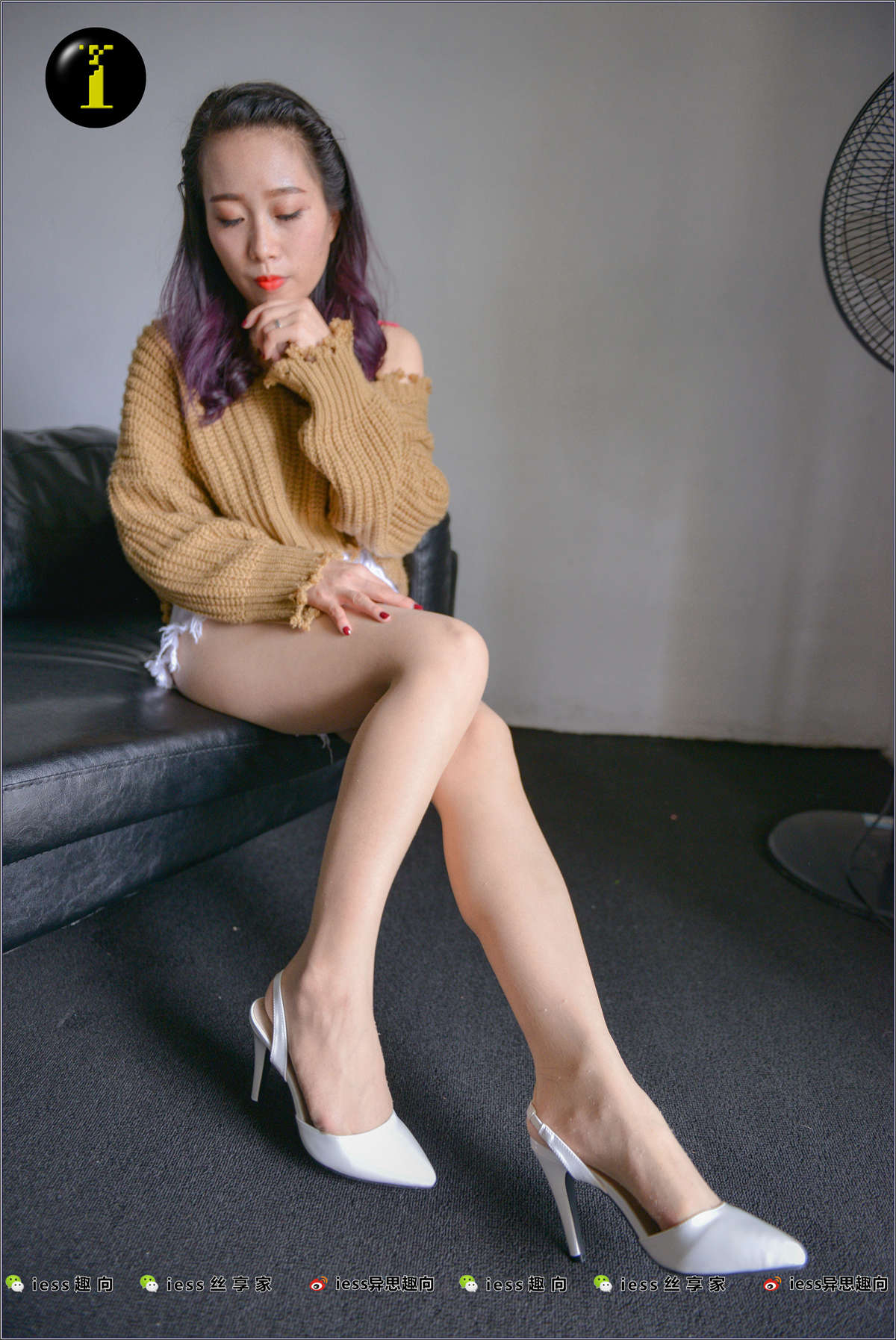 图片[2]-IESS异思趣向 普惠集009 范美美 把穿得起球的袜子换了-日更街拍