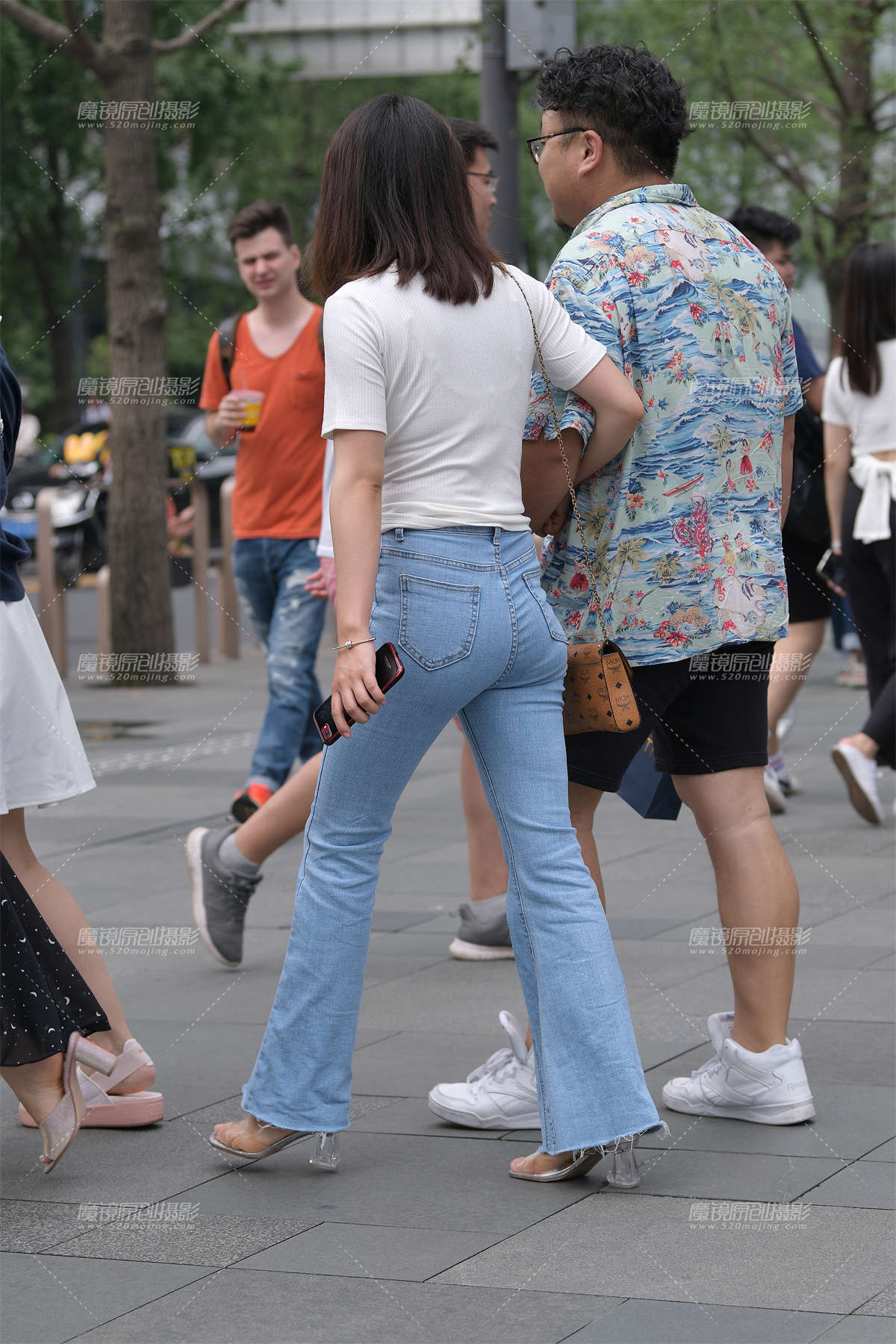 图片[2]-饱满紧牛女友-日更街拍