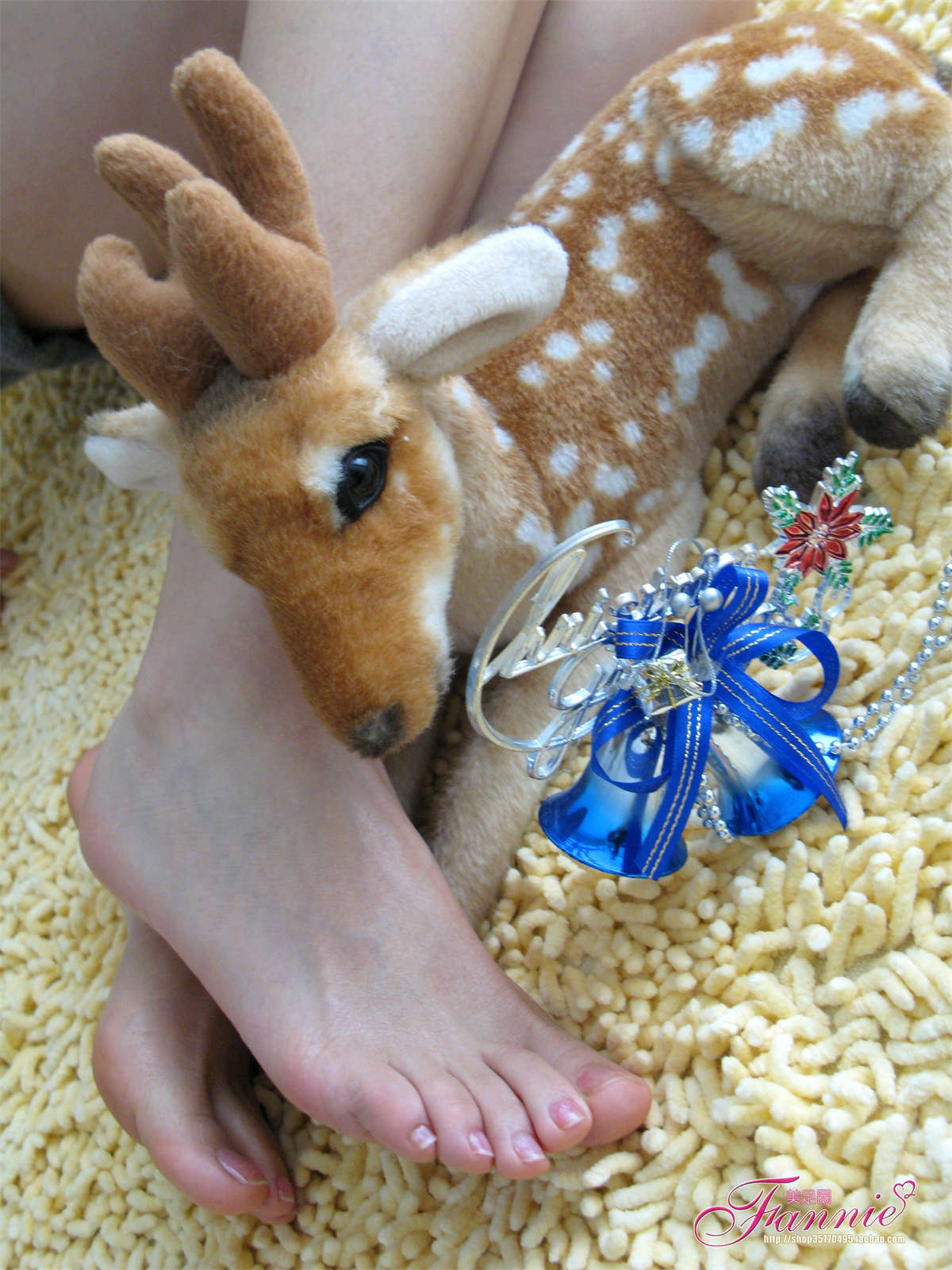 Fannie芬妮美足园NO.108-圣诞快乐（裸足底）-日更街拍