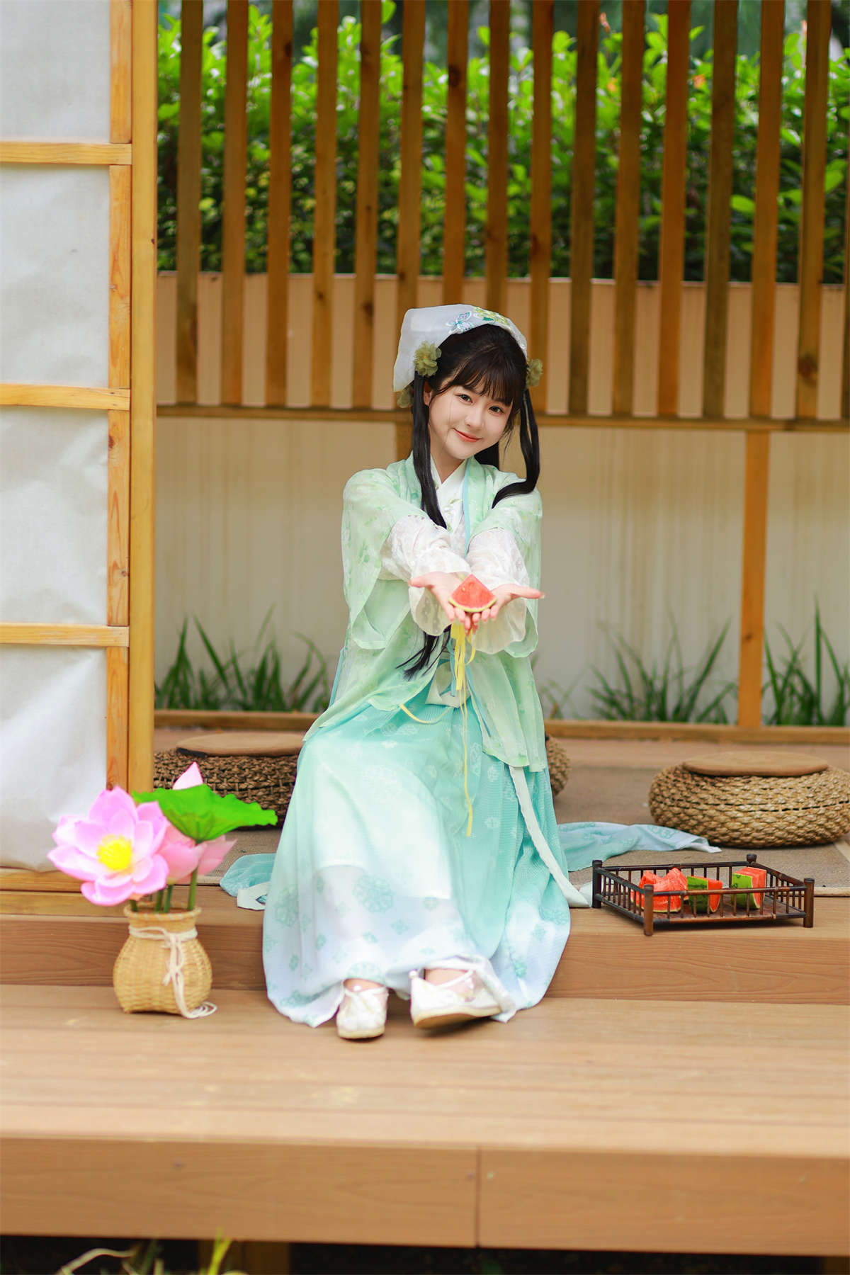 YITUYU艺图语 2023.08.08 吃瓜啦 不可爱的禾禾喵插图1