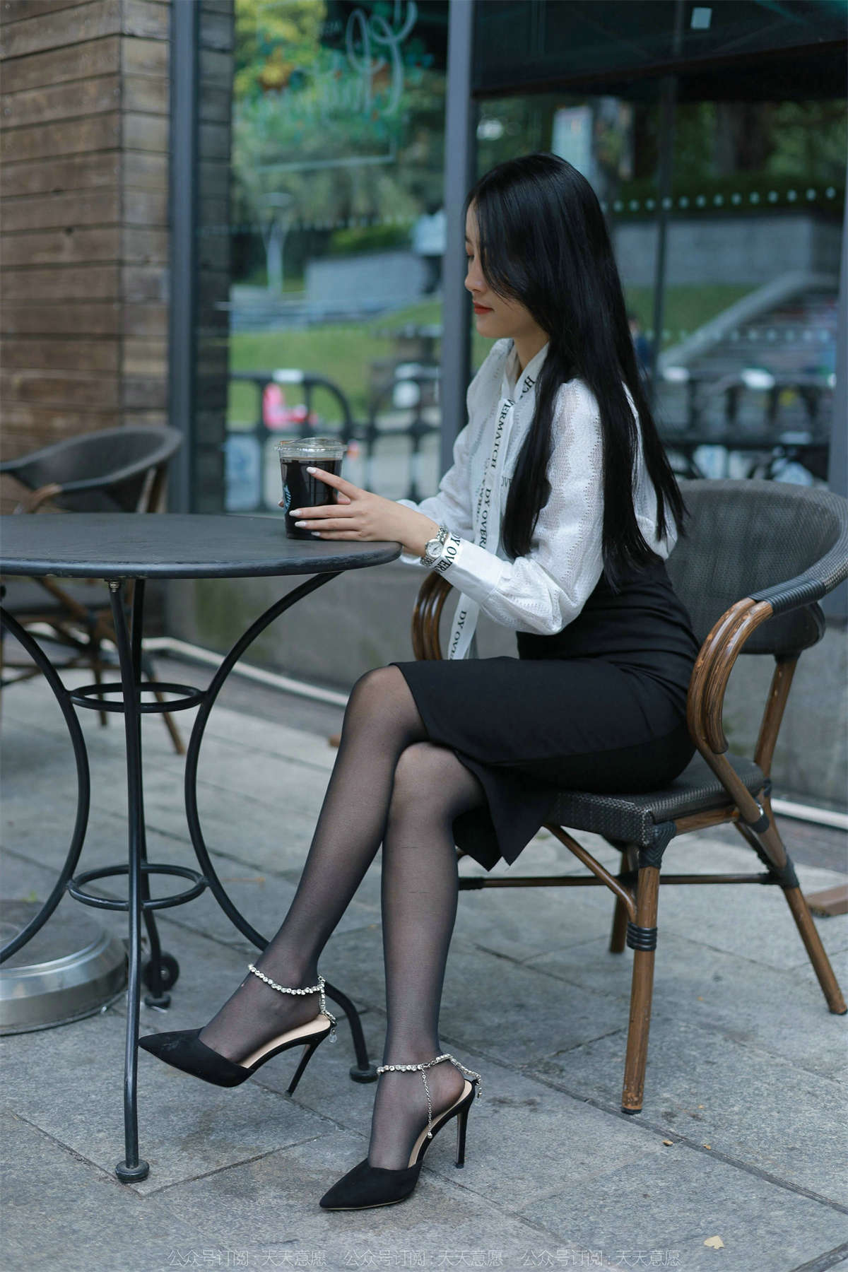 图片[2]-IESS异思趣向 2022.02.11 丝享家1002：婉萍 性感OL窄裙-日更街拍