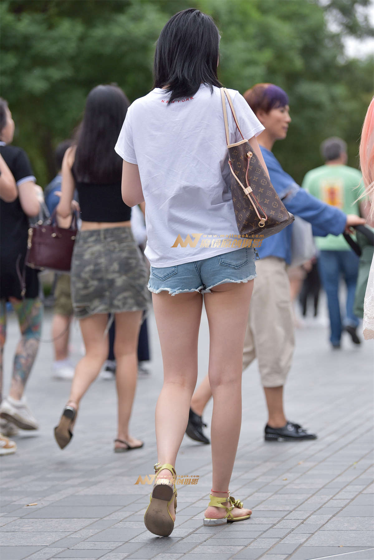 图片[2]-热裤女-日更街拍