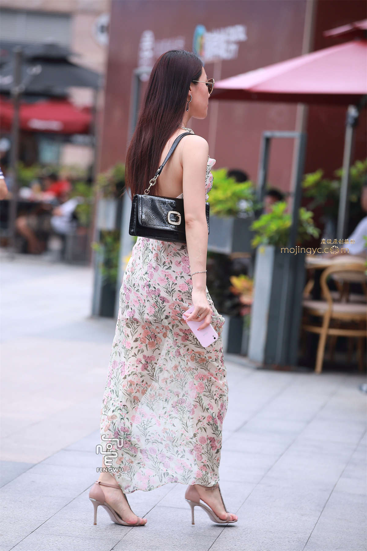 图片[2]-开衩连衣裙，时尚美女-日更街拍