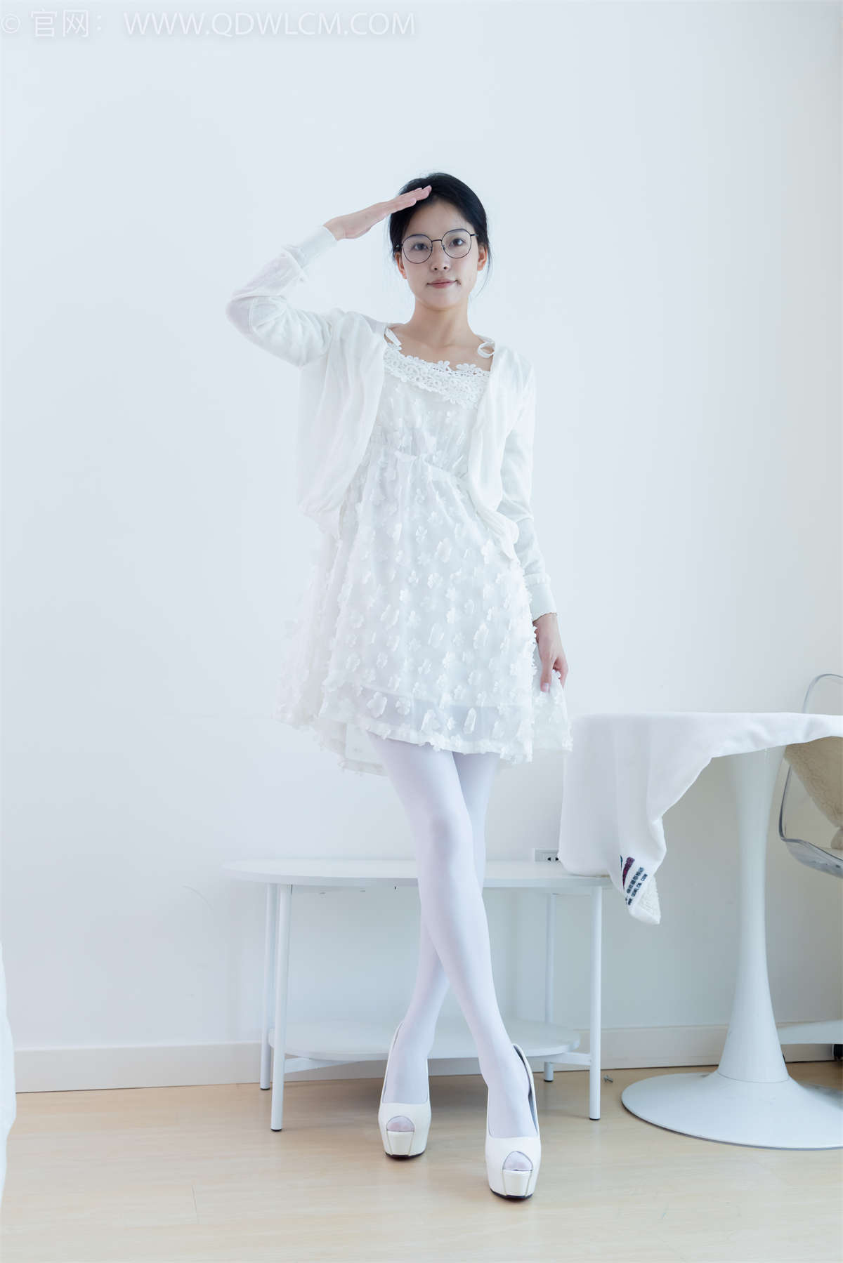 物恋传媒 NO.2094 茯苓-世界失色-日更街拍