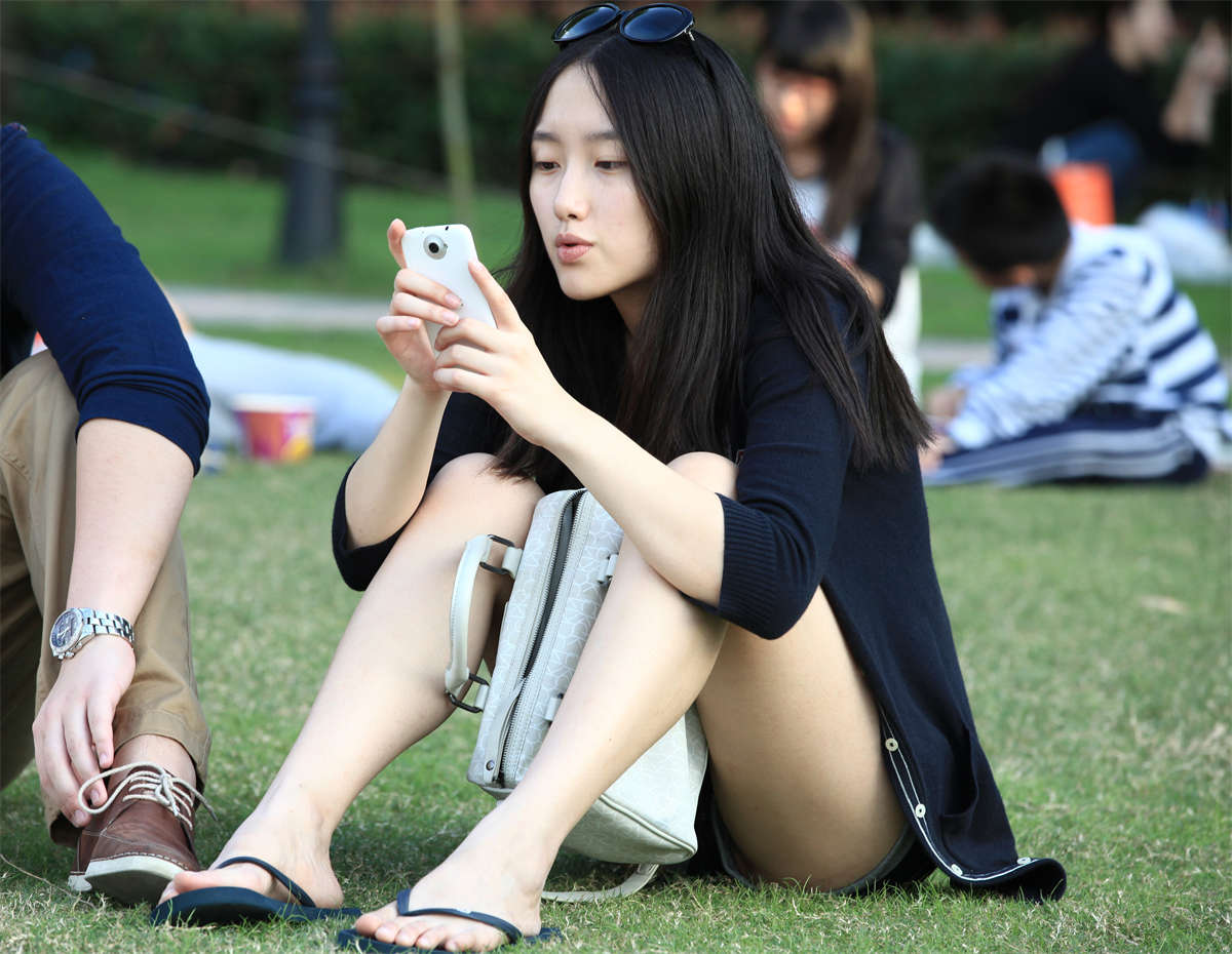 踏青公园街拍系列No.1173 如此俊俏娇嫩的姑娘封个女神不为过吧 第1套-日更街拍