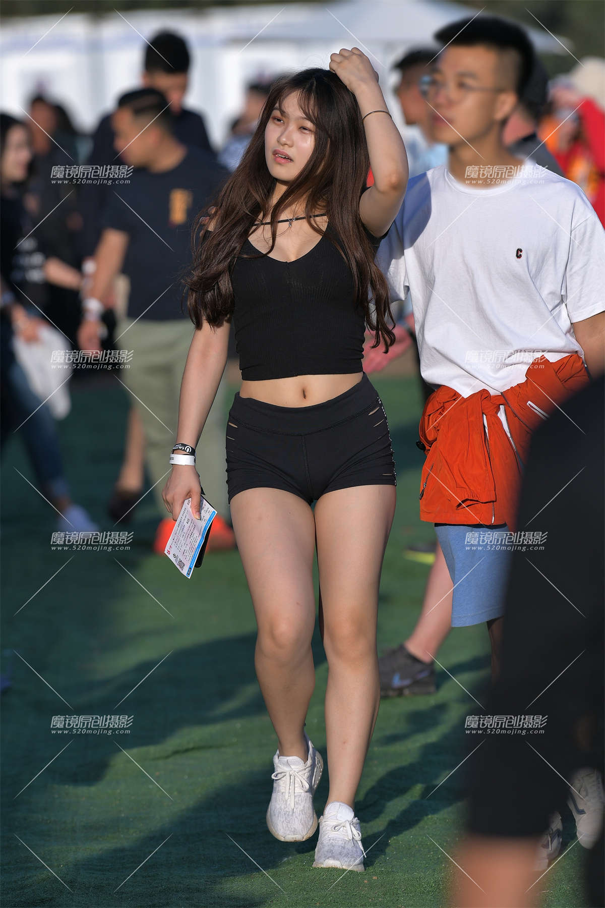 【红石赛帖】身材性感紧身热裤美女-日更街拍