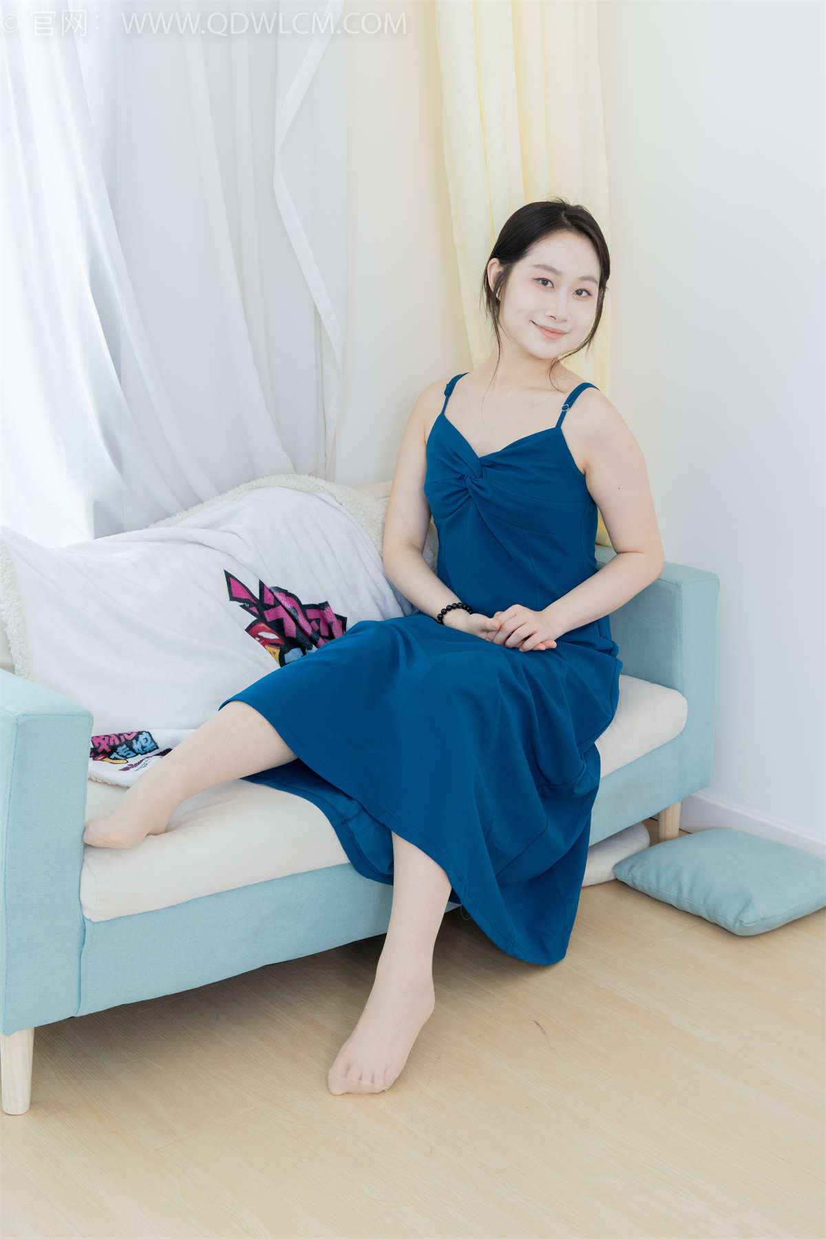 物恋传媒 NO.2095 小新-世界的色彩-日更街拍