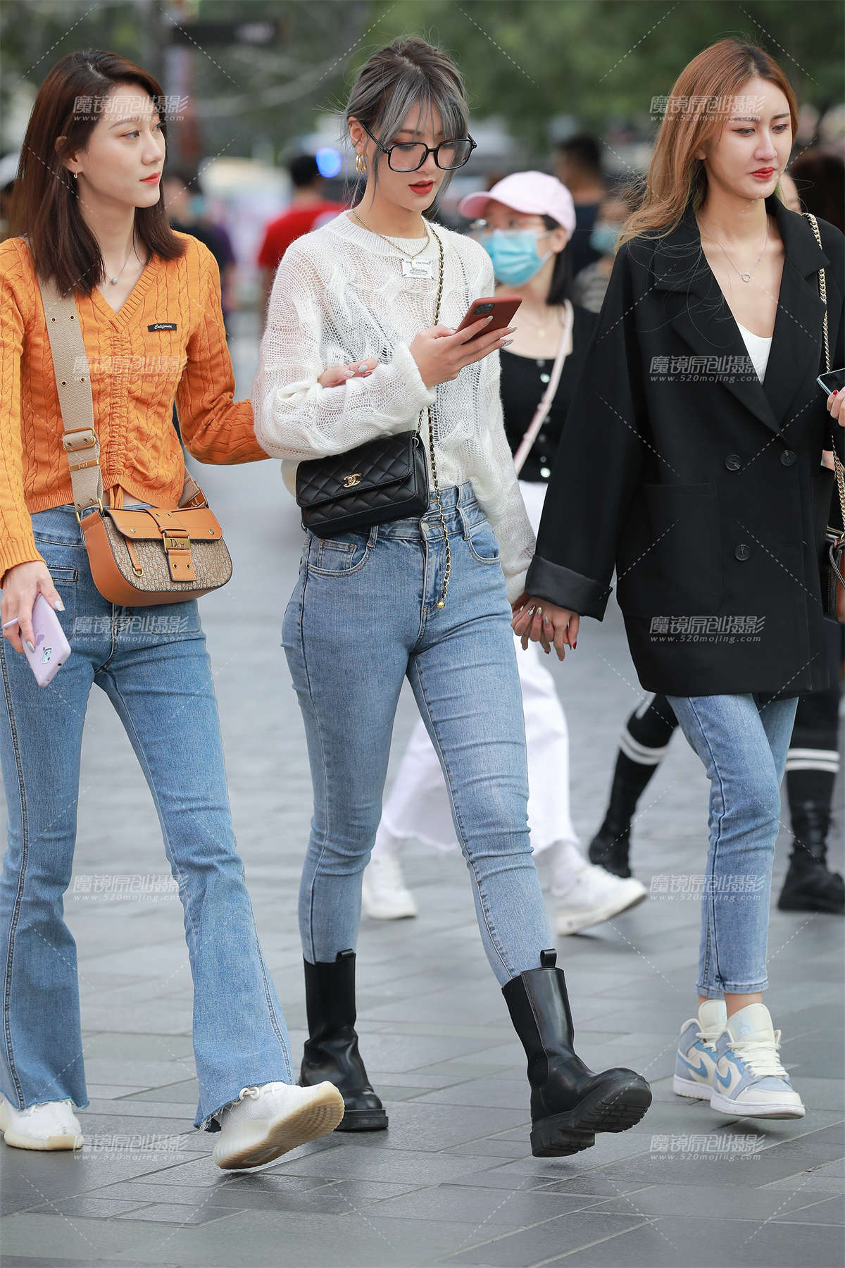 图片[2]-逛街的牛仔裤闺蜜-日更街拍