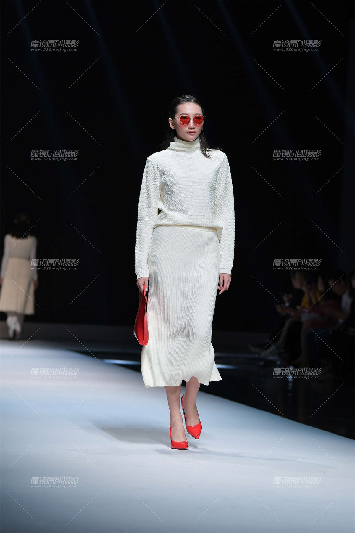 带你看场超模T台SHOW-日更街拍