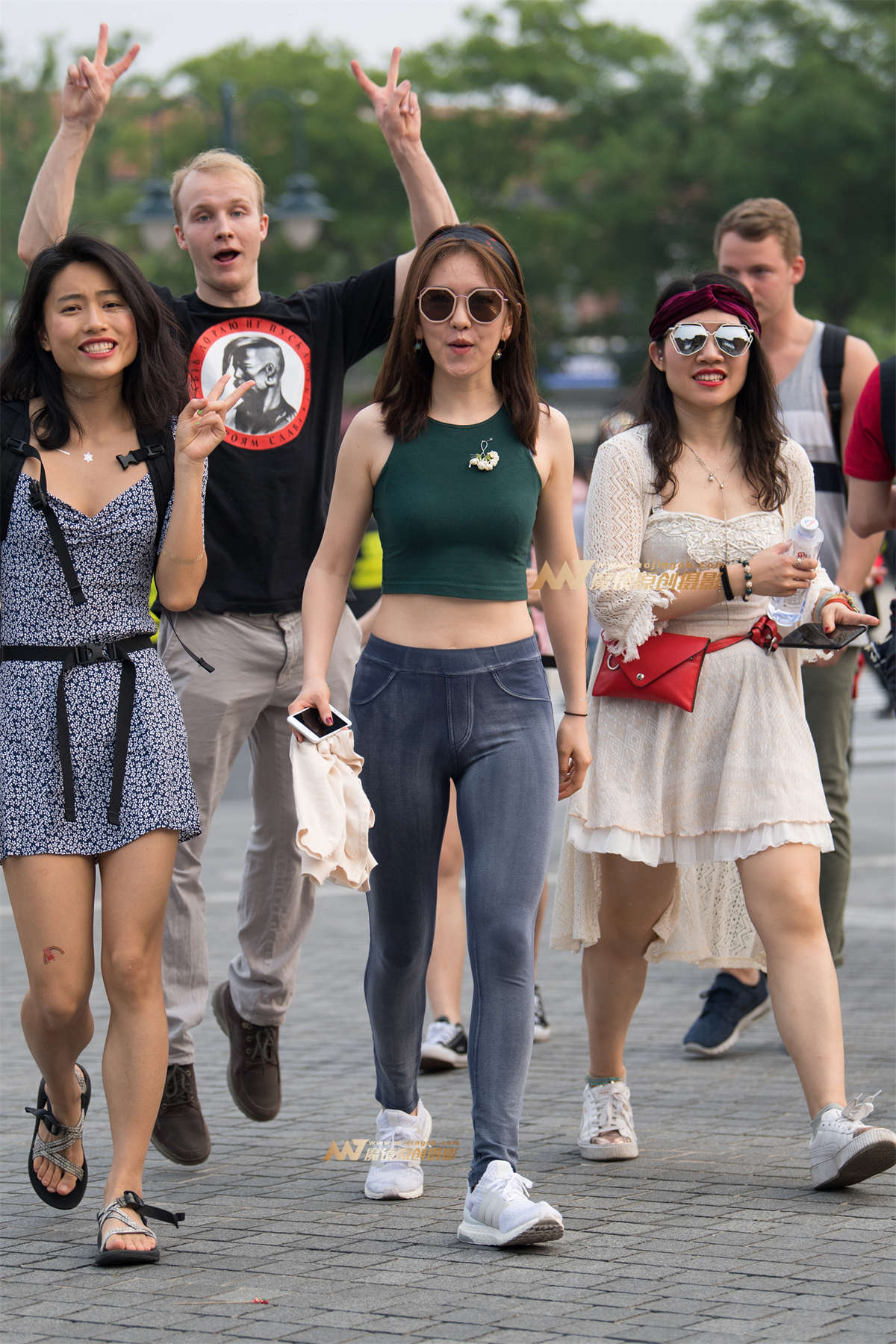 【一只傻麋鹿赛帖】小蛮腰紧牛-日更街拍