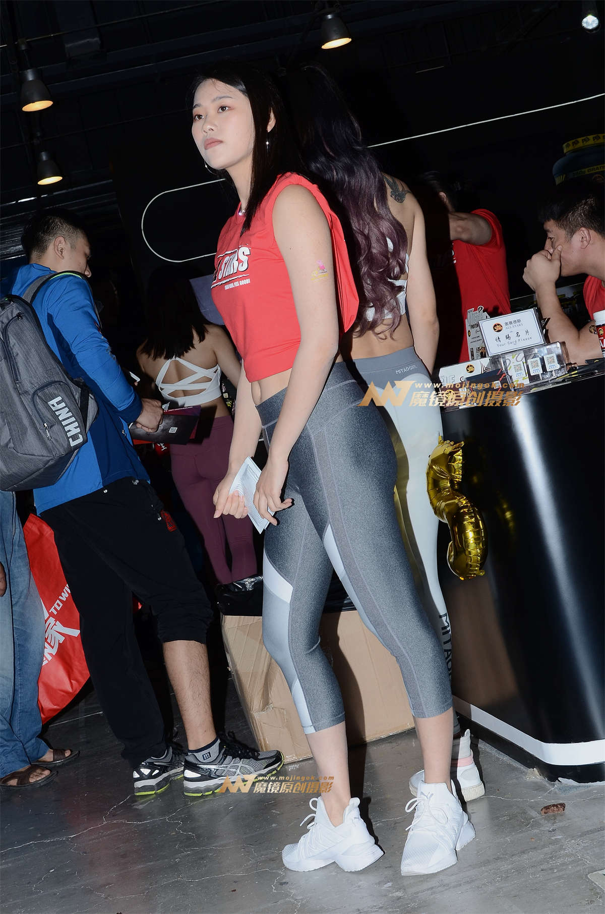 【神摄手赛帖】银色健身裤-日更街拍