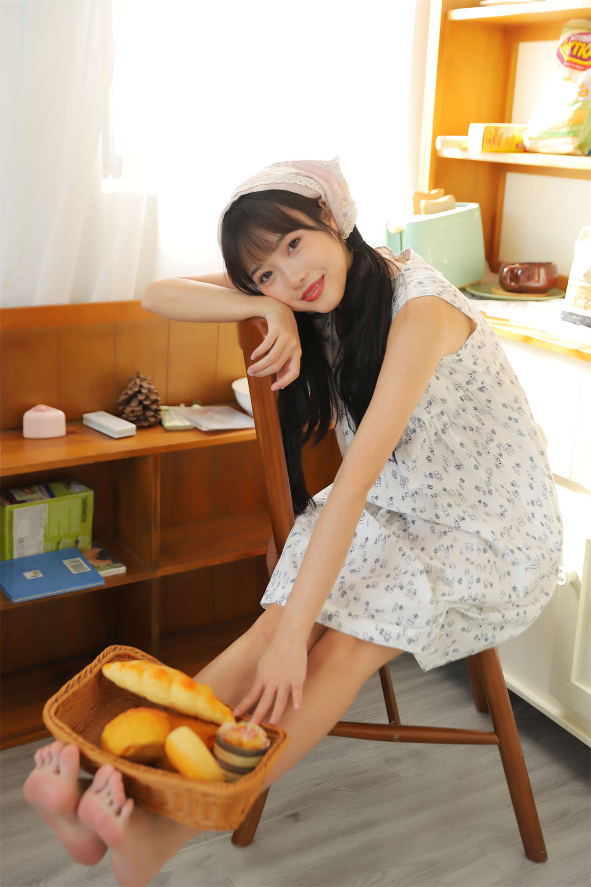 YITUYU艺图语 2022.10.08 小厨娘 小薇人儿-日更街拍