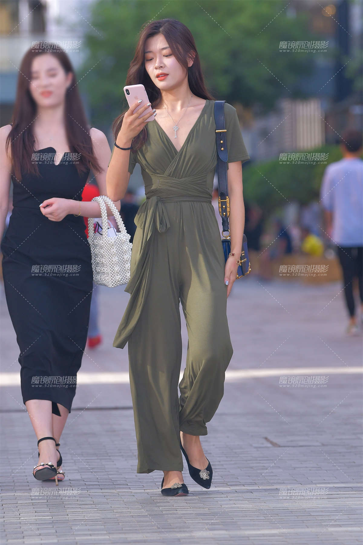 【红石赛帖】两个时尚美女-日更街拍