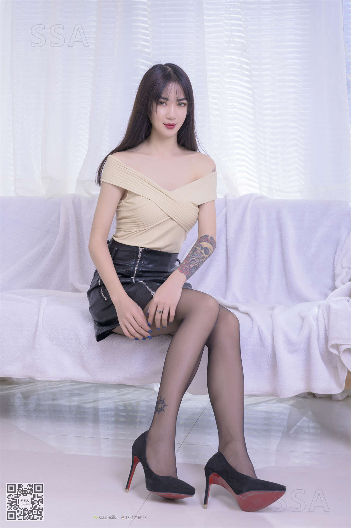 SSA丝社 NO.220 健身教练淼淼的皮裙遐想-日更街拍