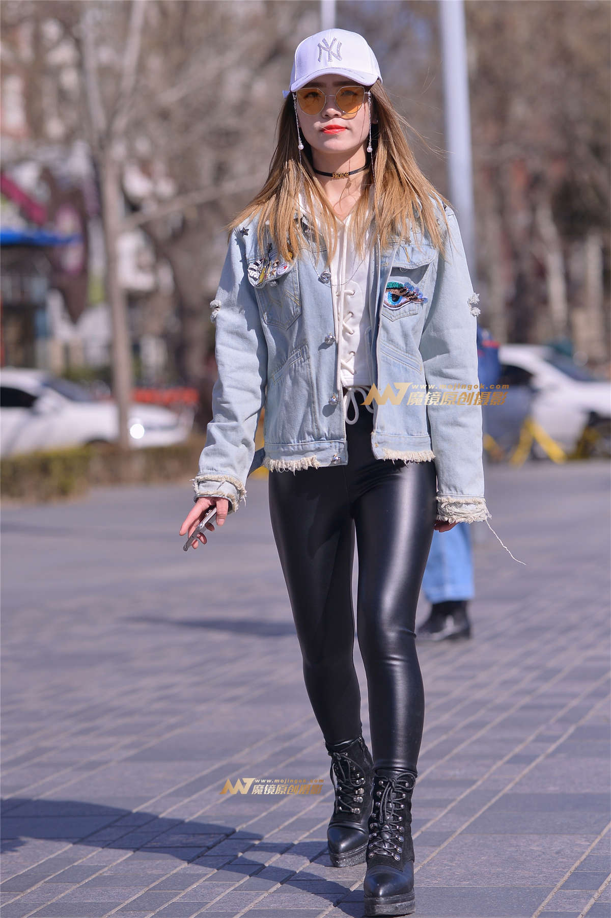 图片[2]-皮裤包臀美女性感魅力-日更街拍