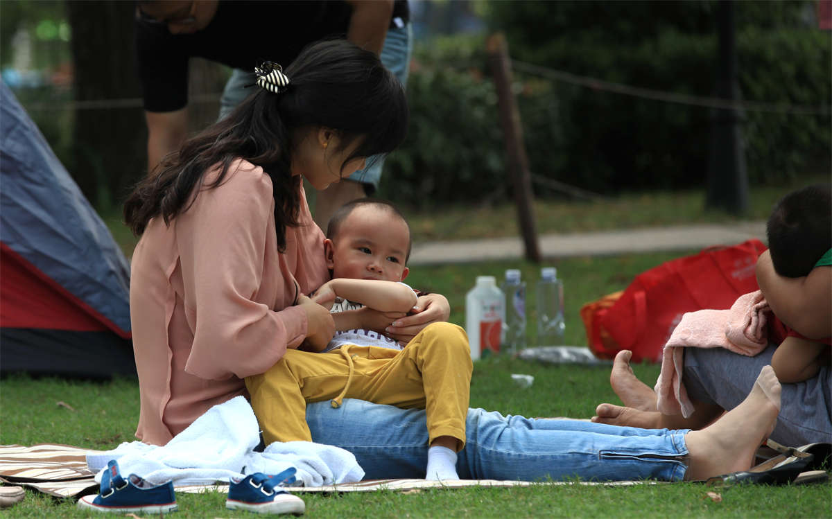 图片[2]-踏青公园街拍系列No.112 超薄肉丝大餐登场-日更街拍