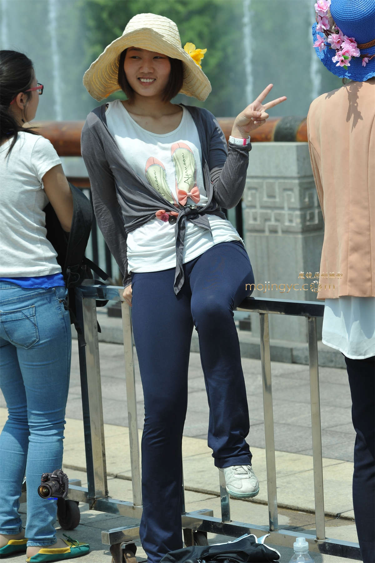 图片[2]-2016-06-07紧身运动裤翘臀妹妹26张-日更街拍