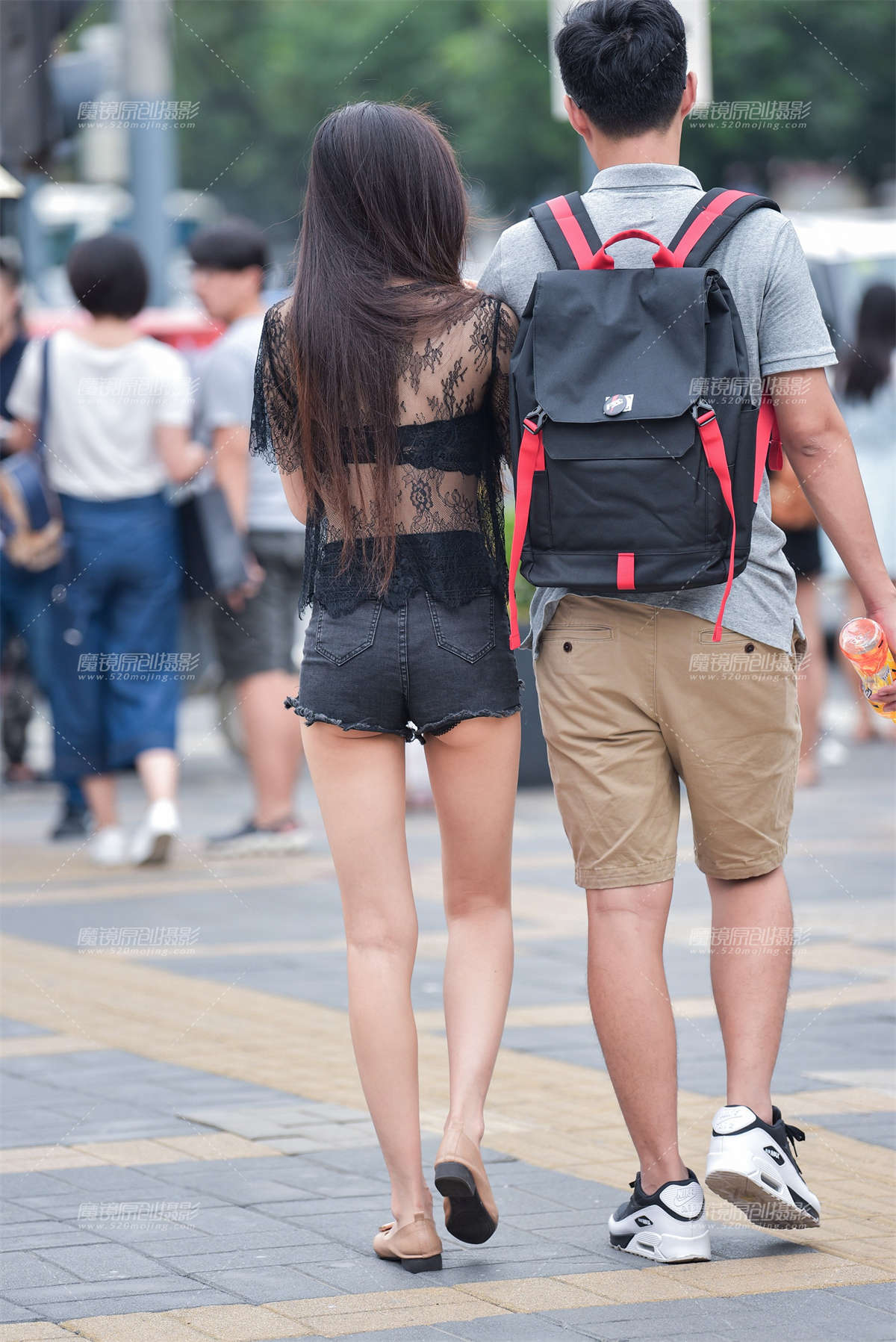 图片[2]-性感长腿热裤-日更街拍