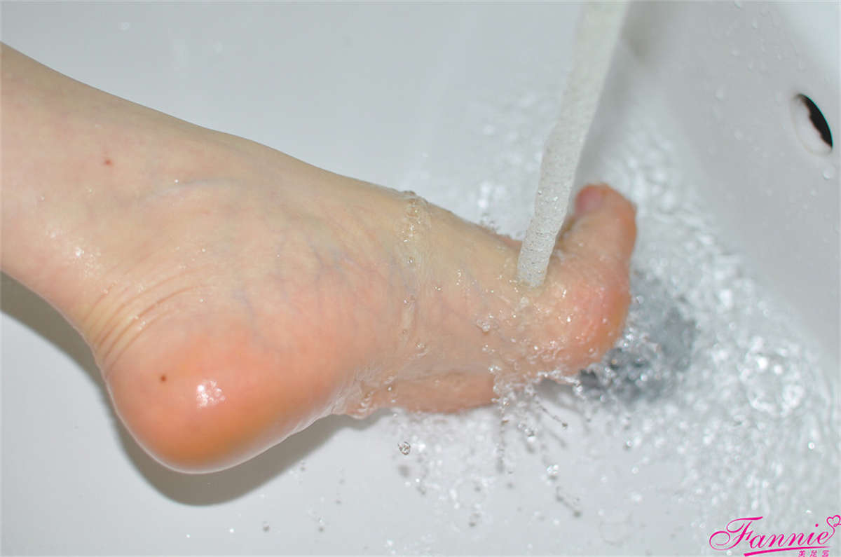 Fannie芬妮美足园NO.533 沐足随拍-日更街拍