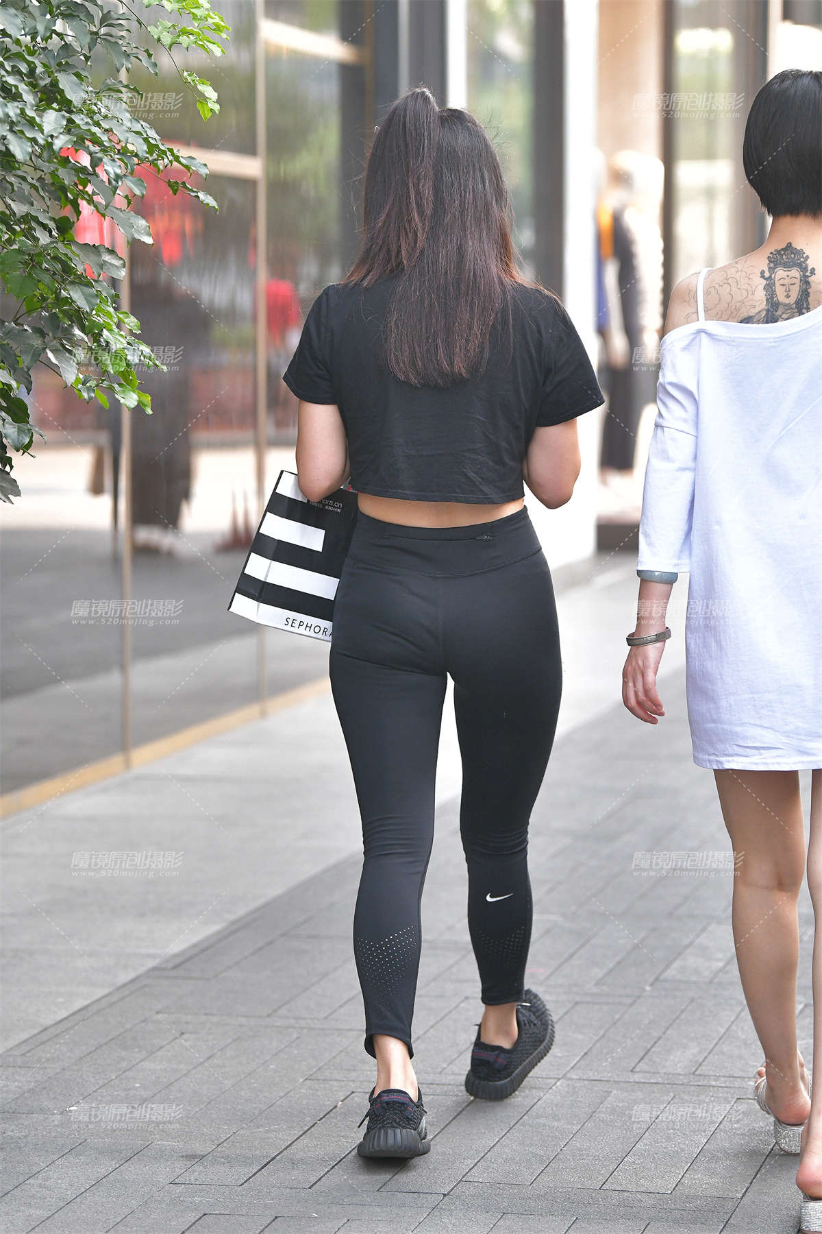 图片[2]-【视觉冲击赛贴】黑色健美裤女孩-日更街拍